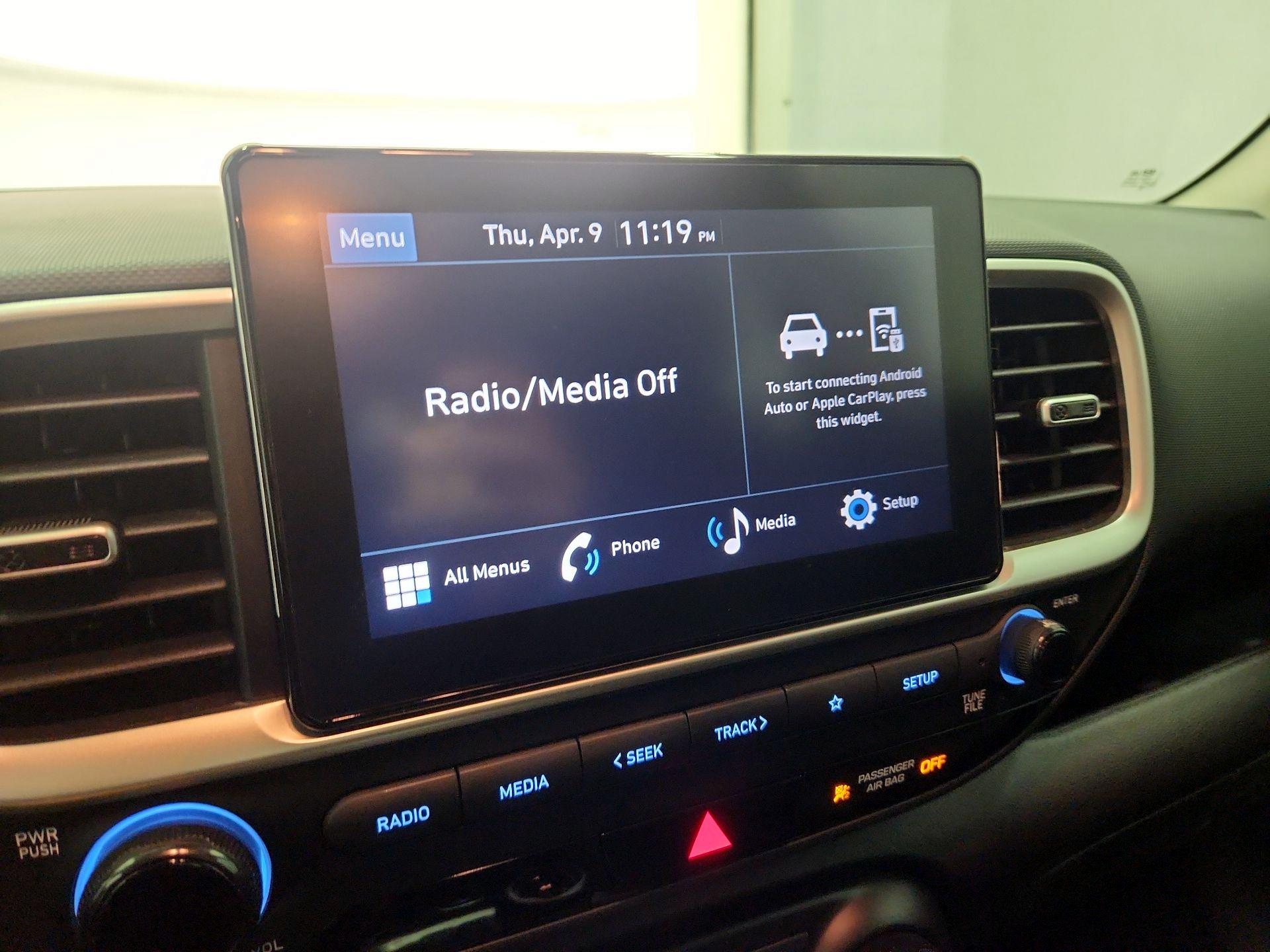 Thumbnail: 2023 Hyundai Venue - 15