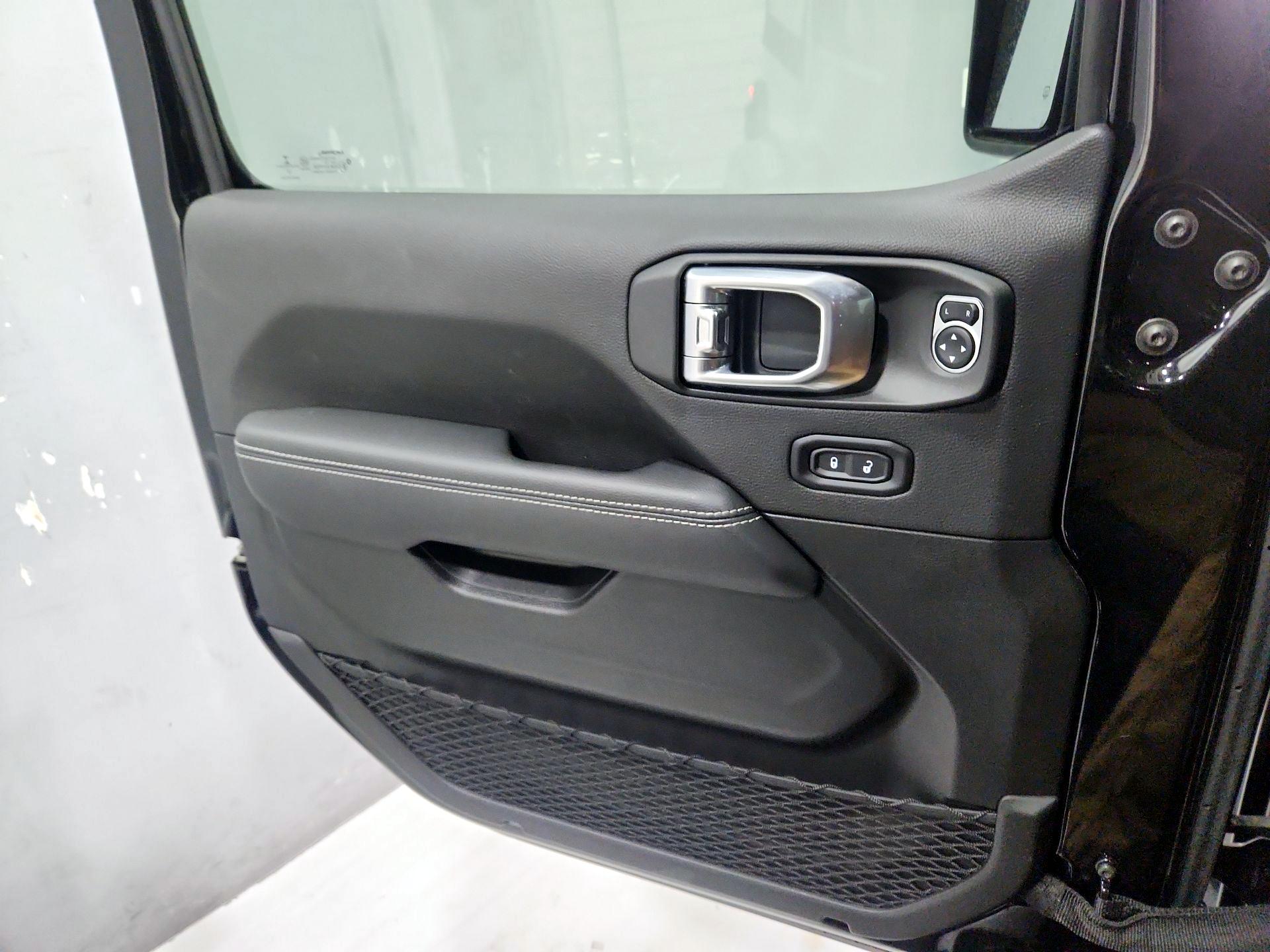 Thumbnail: 2022 Jeep Wrangler - 12