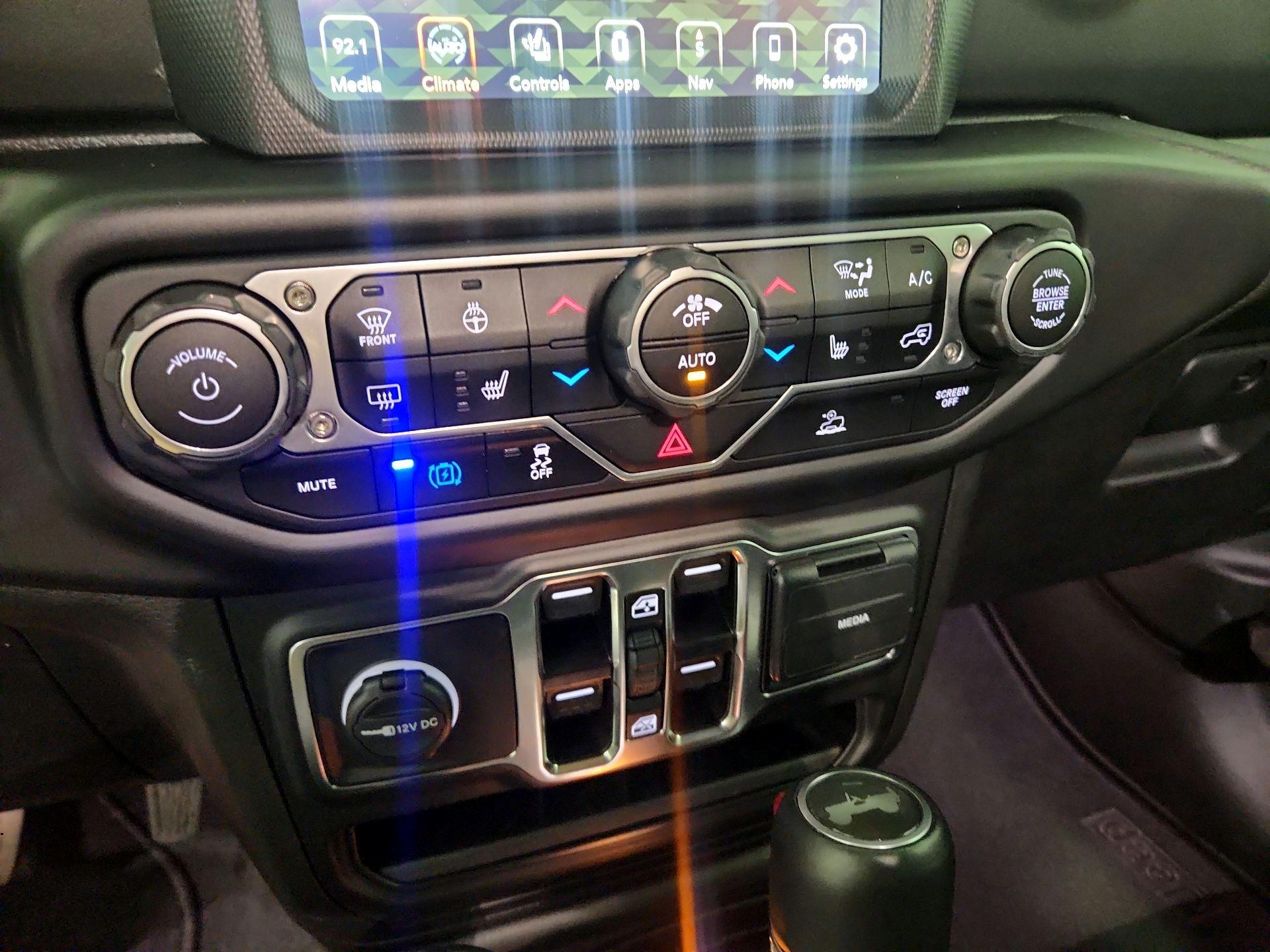 Thumbnail: 2022 Jeep Wrangler - 16