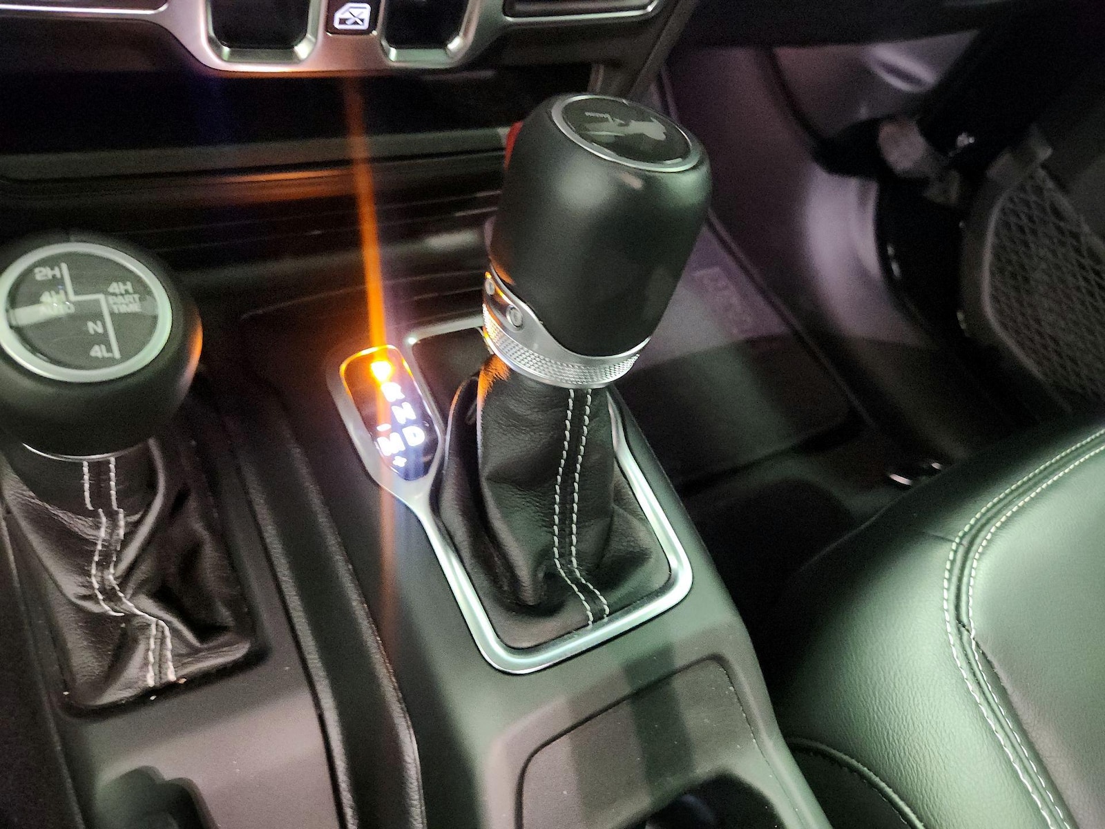 2022 Jeep Wrangler Unlimited Sahara 4XE - Photo 18