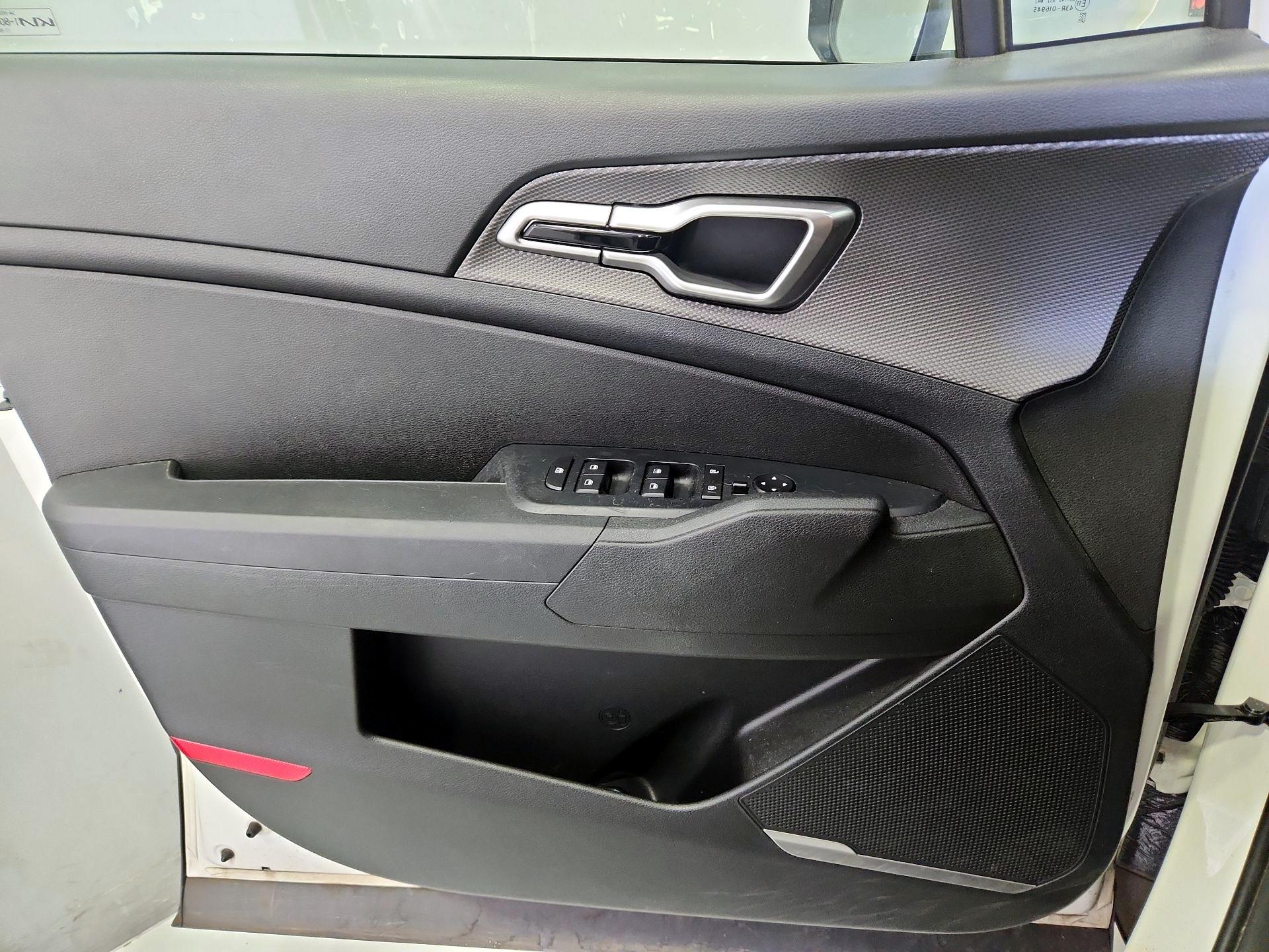 Thumbnail: 2023 Kia Sportage - 12