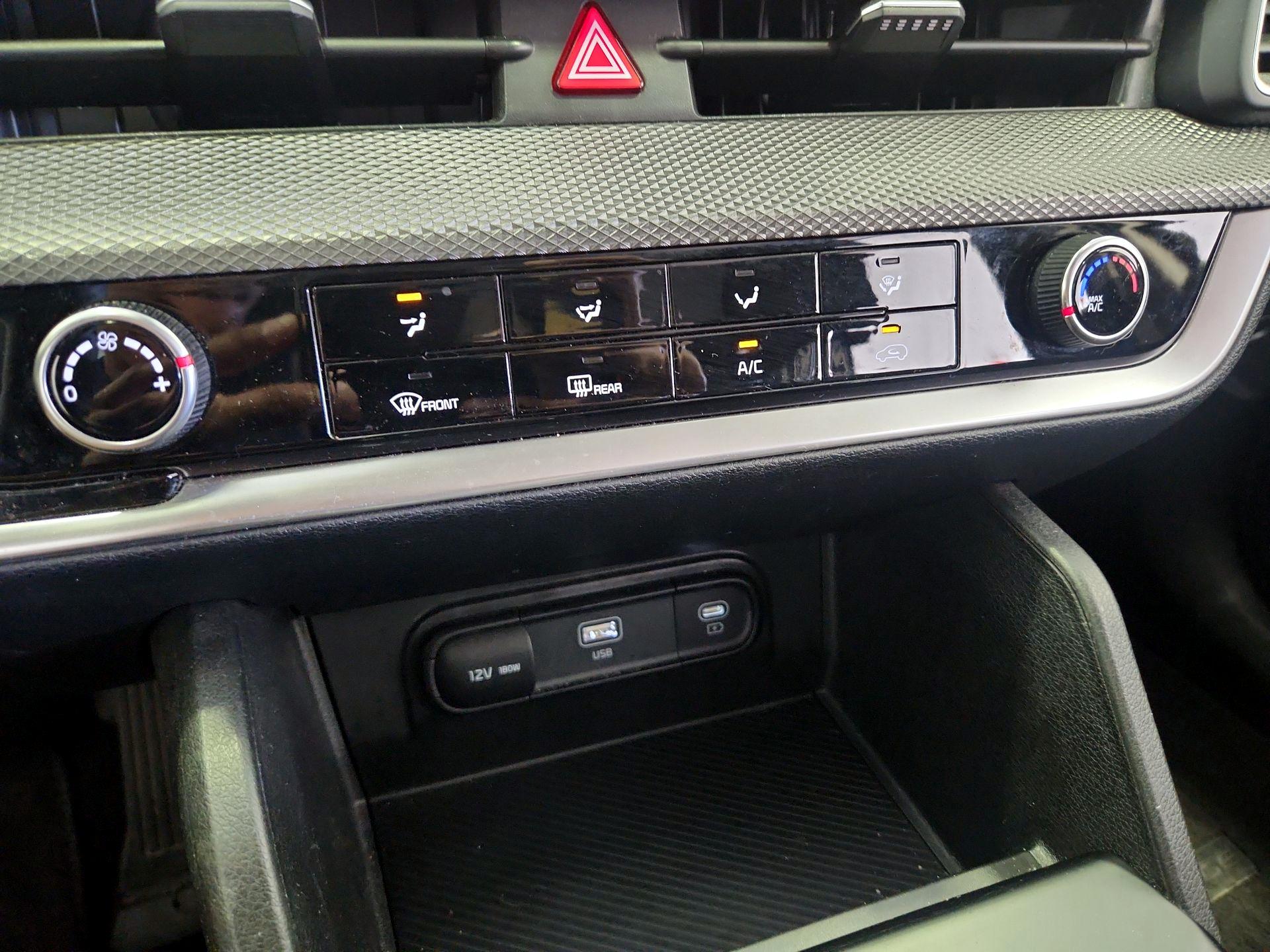 Thumbnail: 2023 Kia Sportage - 16