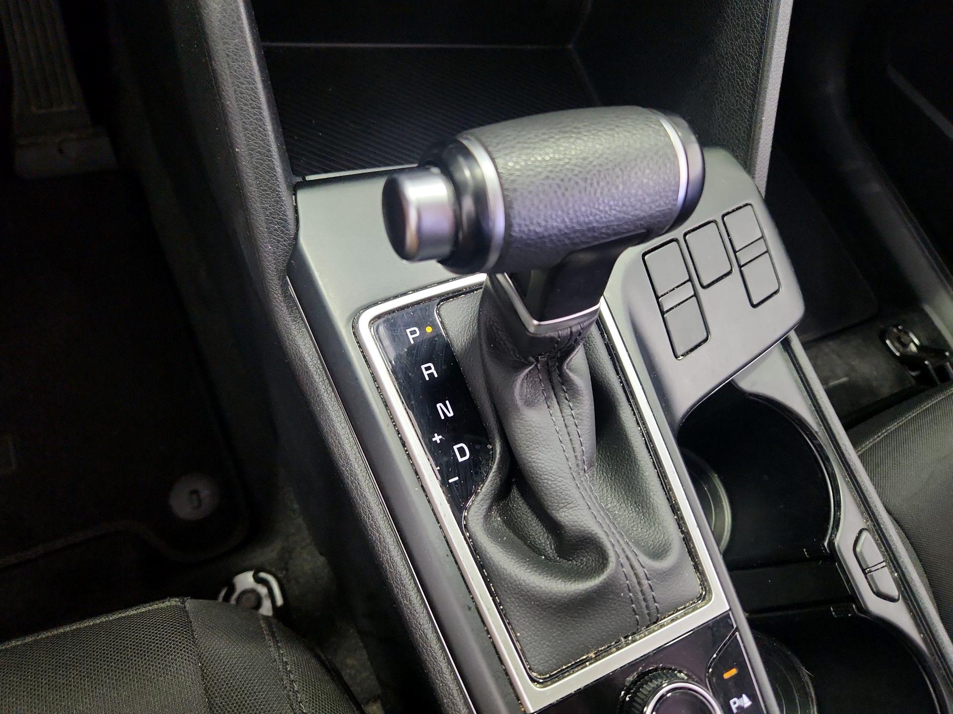 Thumbnail: 2023 Kia Sportage - 17