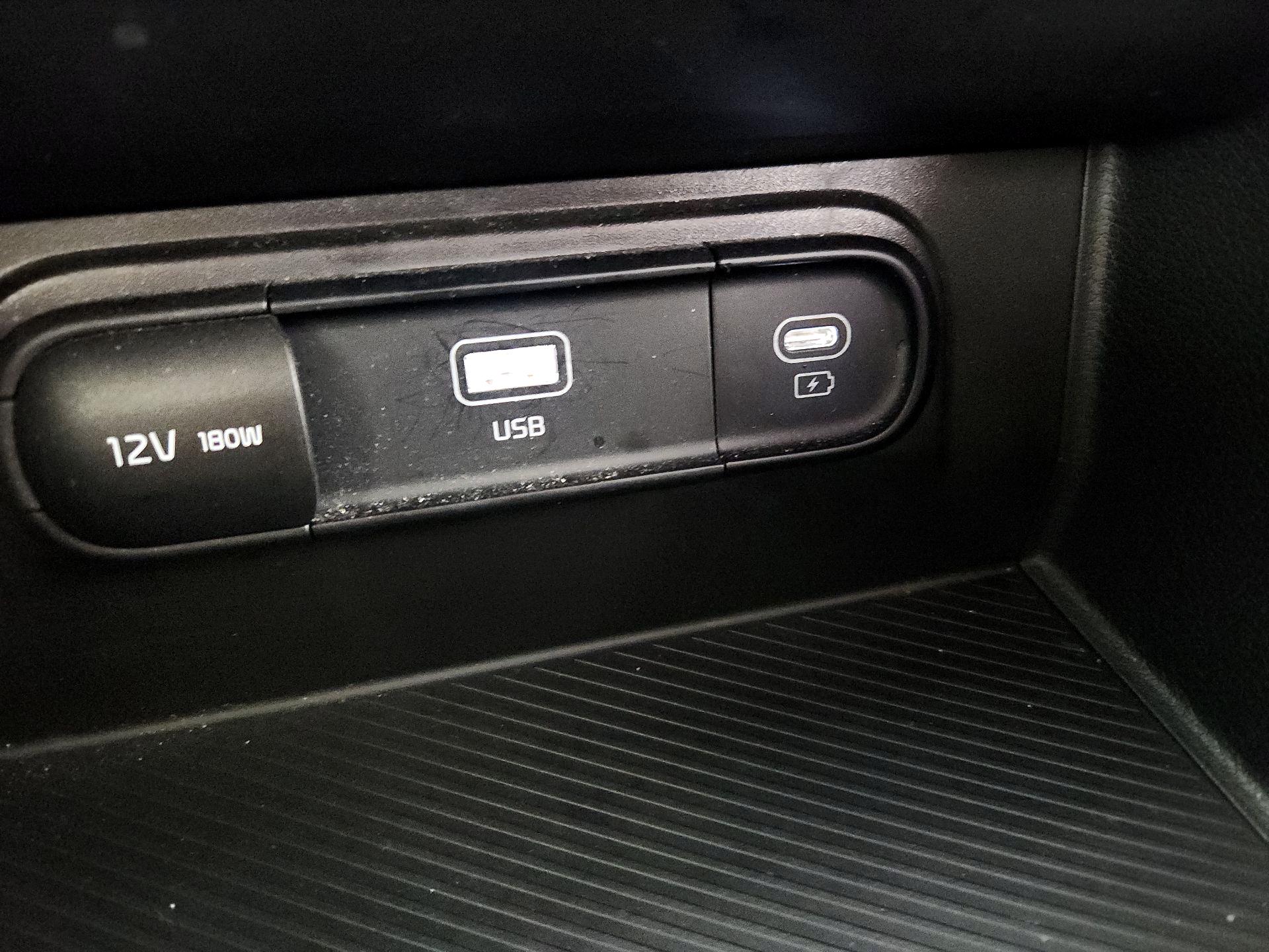 Thumbnail: 2023 Kia Sportage - 18