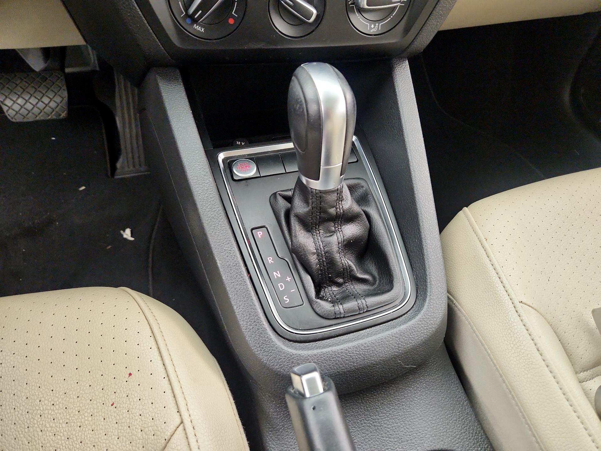 Thumbnail: 2017 Volkswagen Jetta - 17