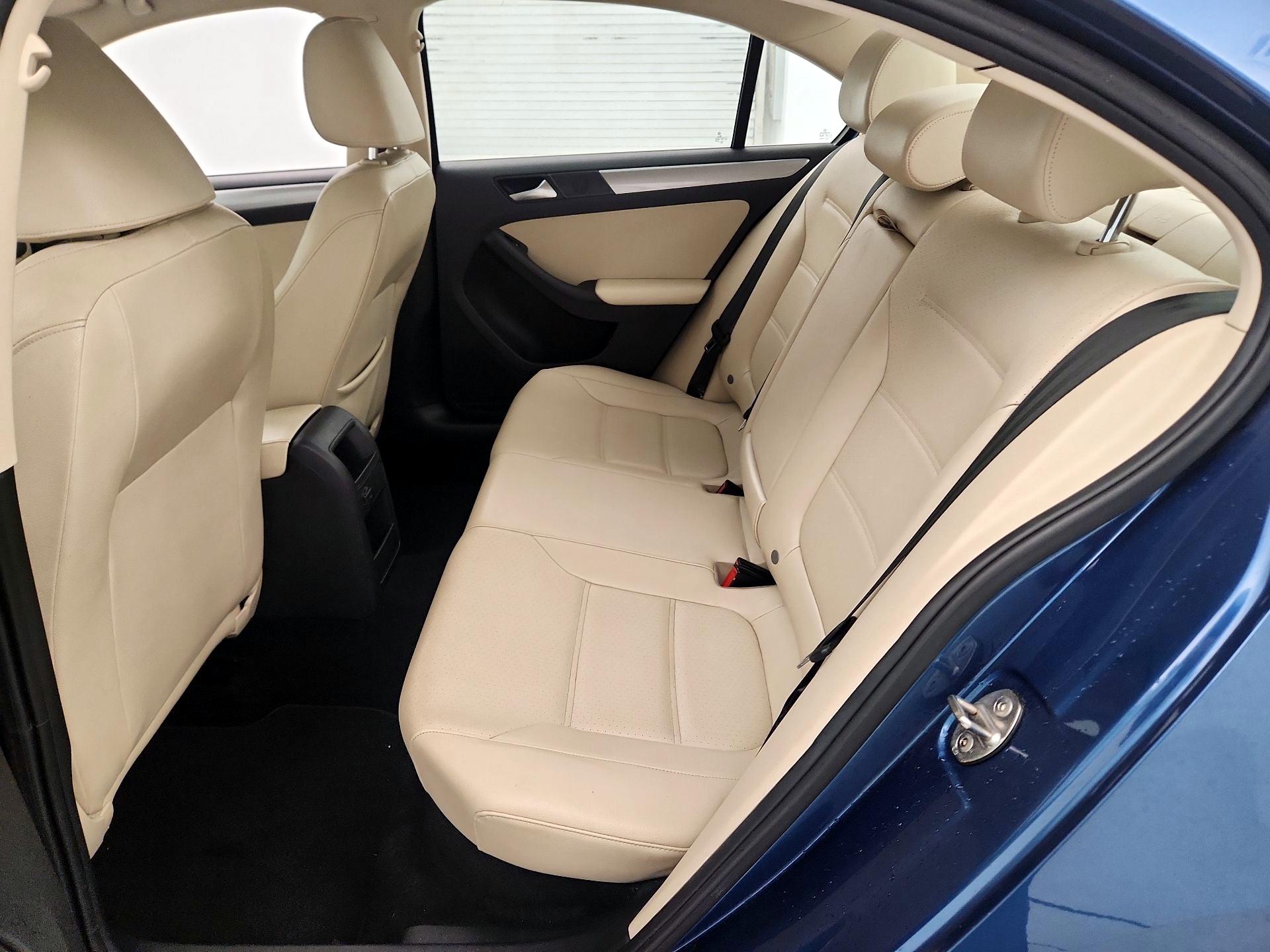 Thumbnail: 2017 Volkswagen Jetta - 20