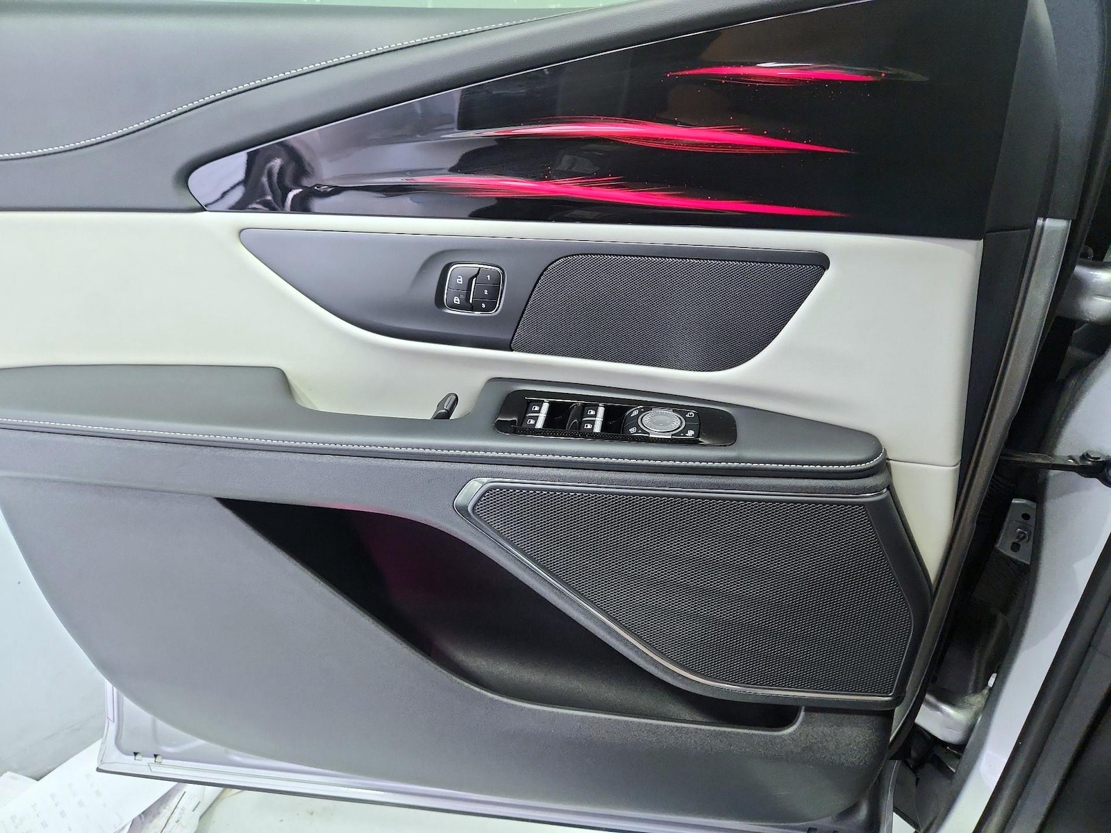 2024 Lincoln Nautilus Premiere - Photo 13