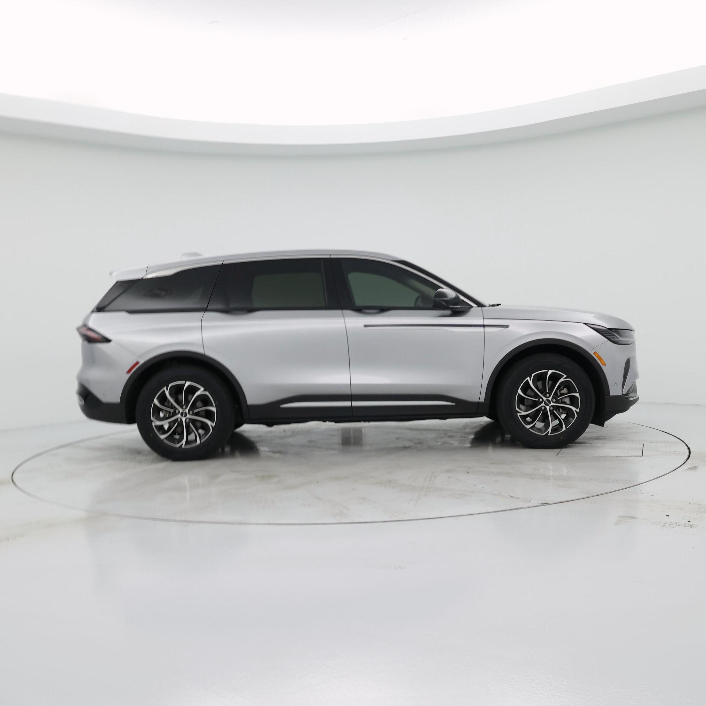 Thumbnail: 2024 Lincoln Nautilus - 7