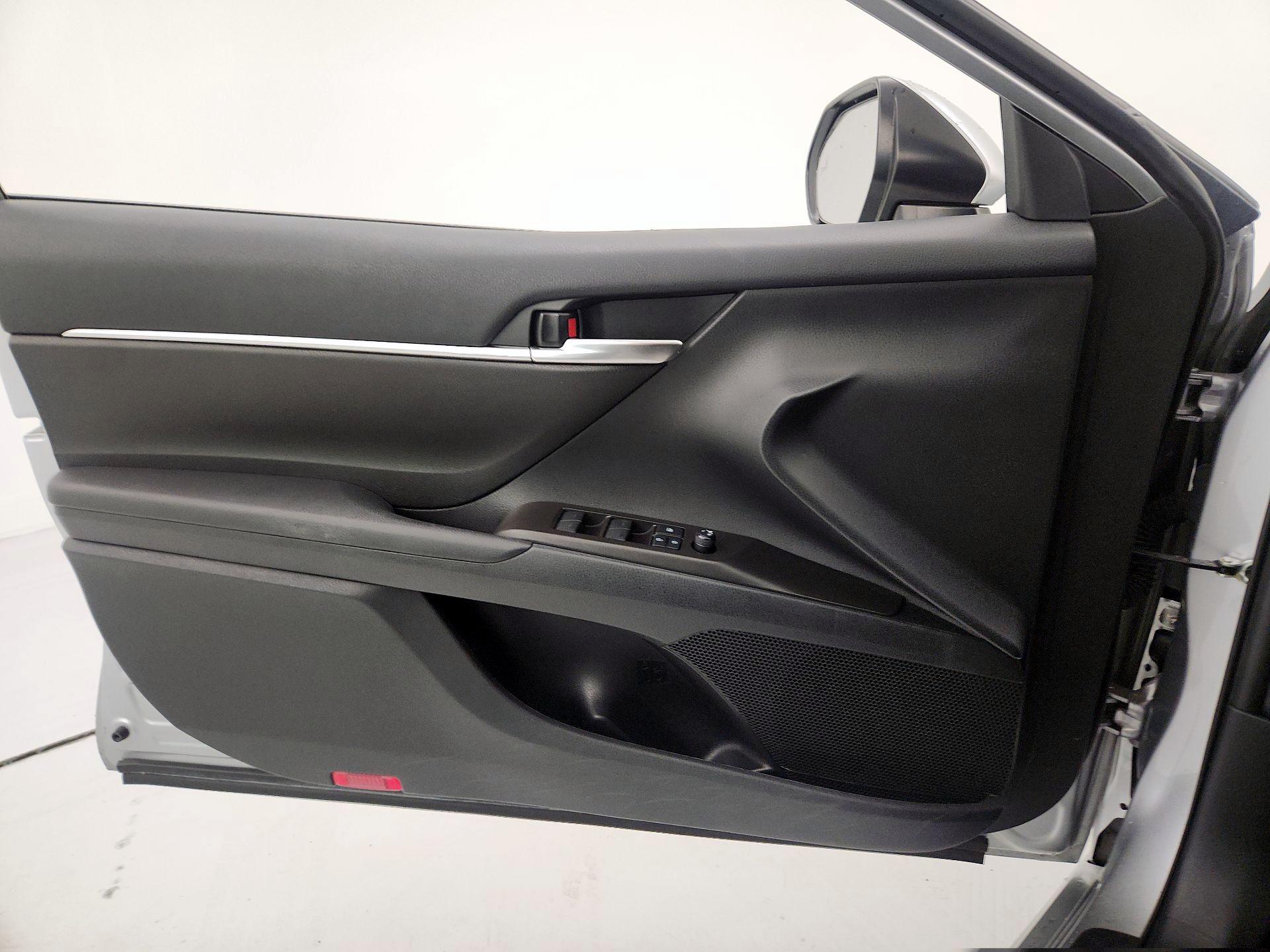 Thumbnail: 2022 Toyota Camry - 12