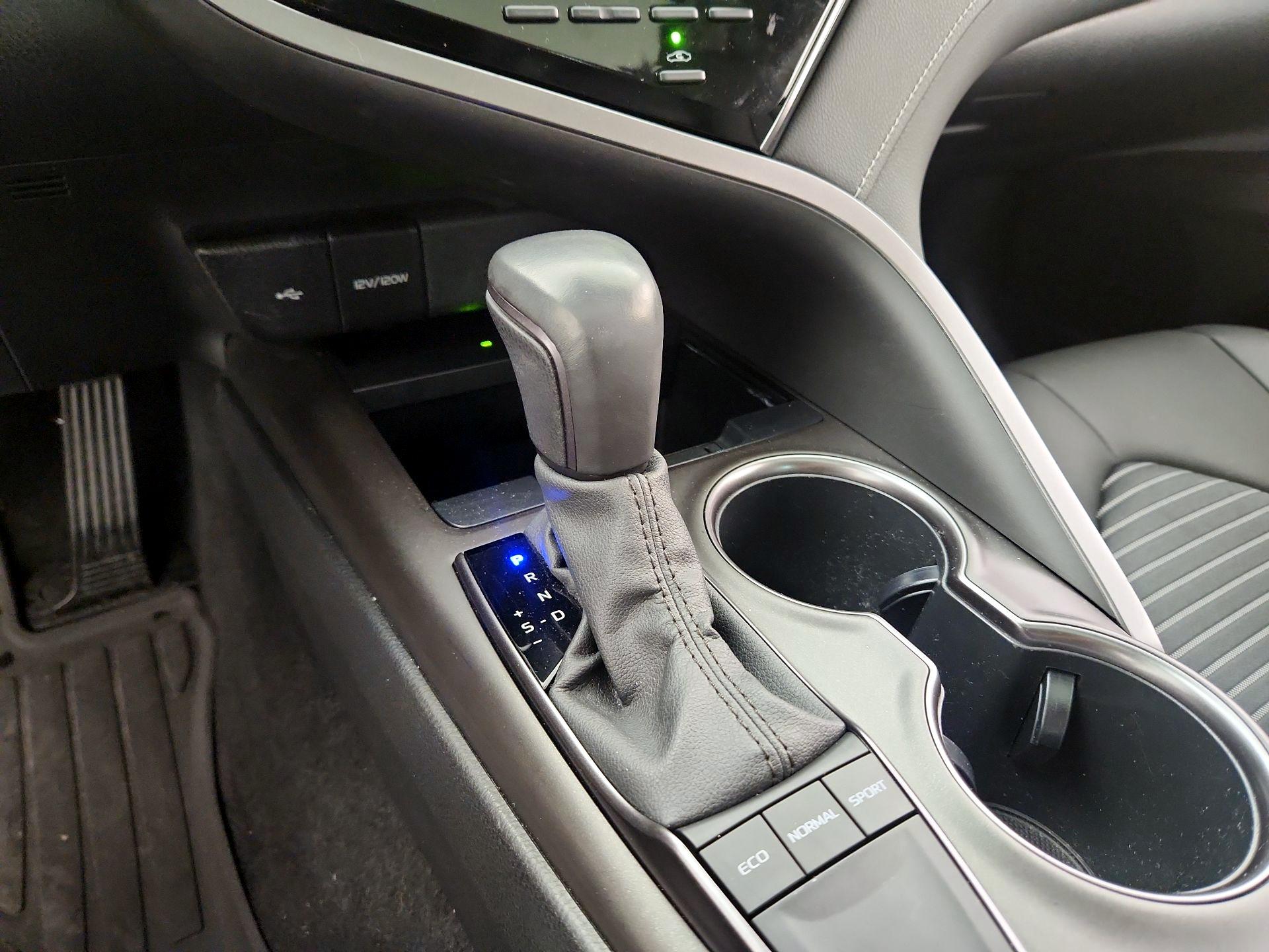 Thumbnail: 2022 Toyota Camry - 17