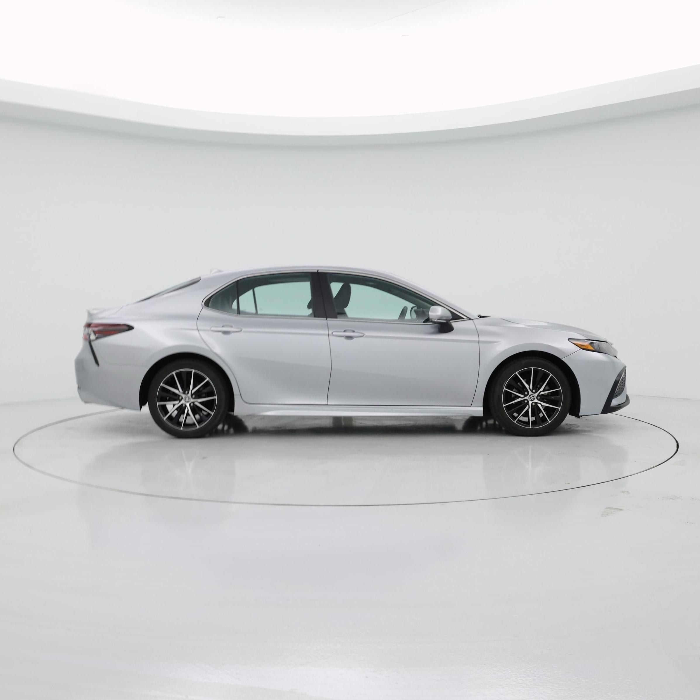 Thumbnail: 2022 Toyota Camry - 7