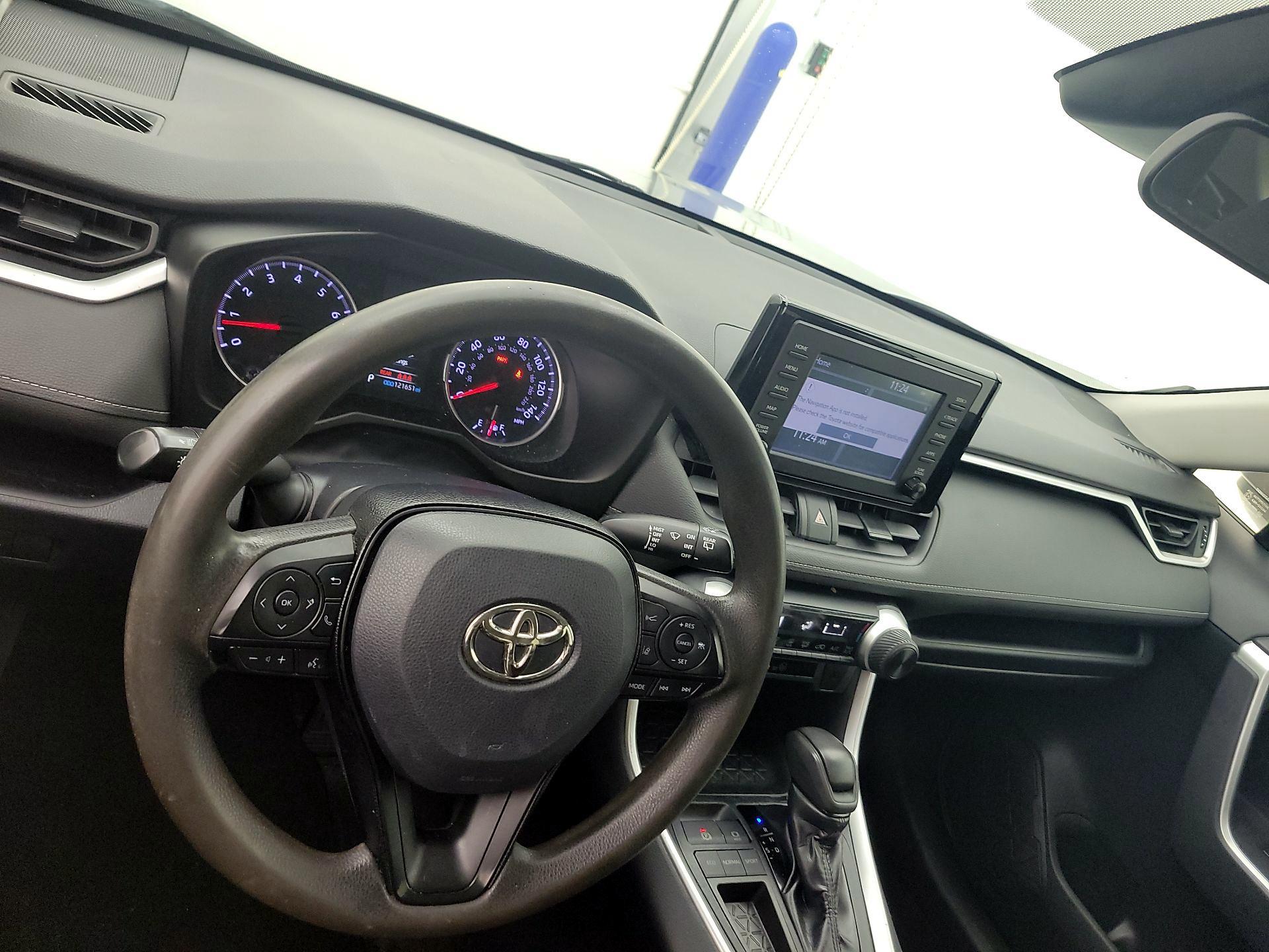 Thumbnail: 2019 Toyota RAV4 - 9