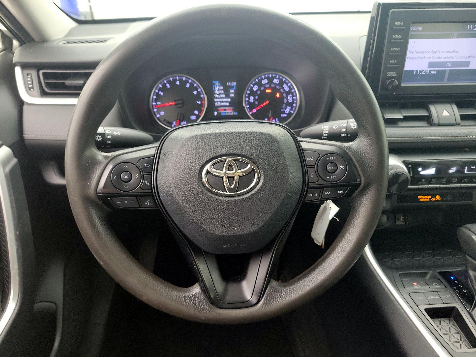 Thumbnail: 2019 Toyota RAV4 - 10