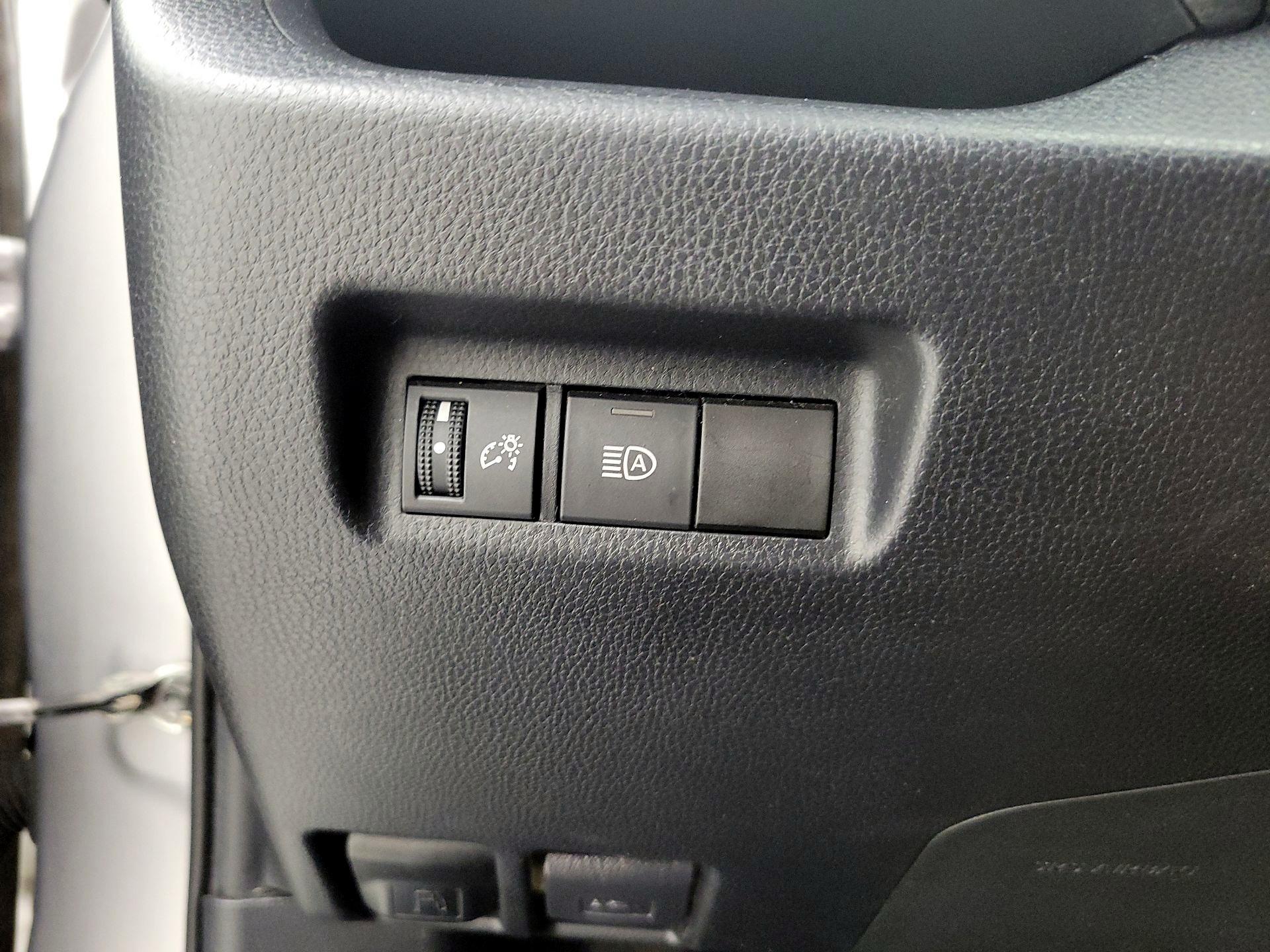 Thumbnail: 2019 Toyota RAV4 - 13
