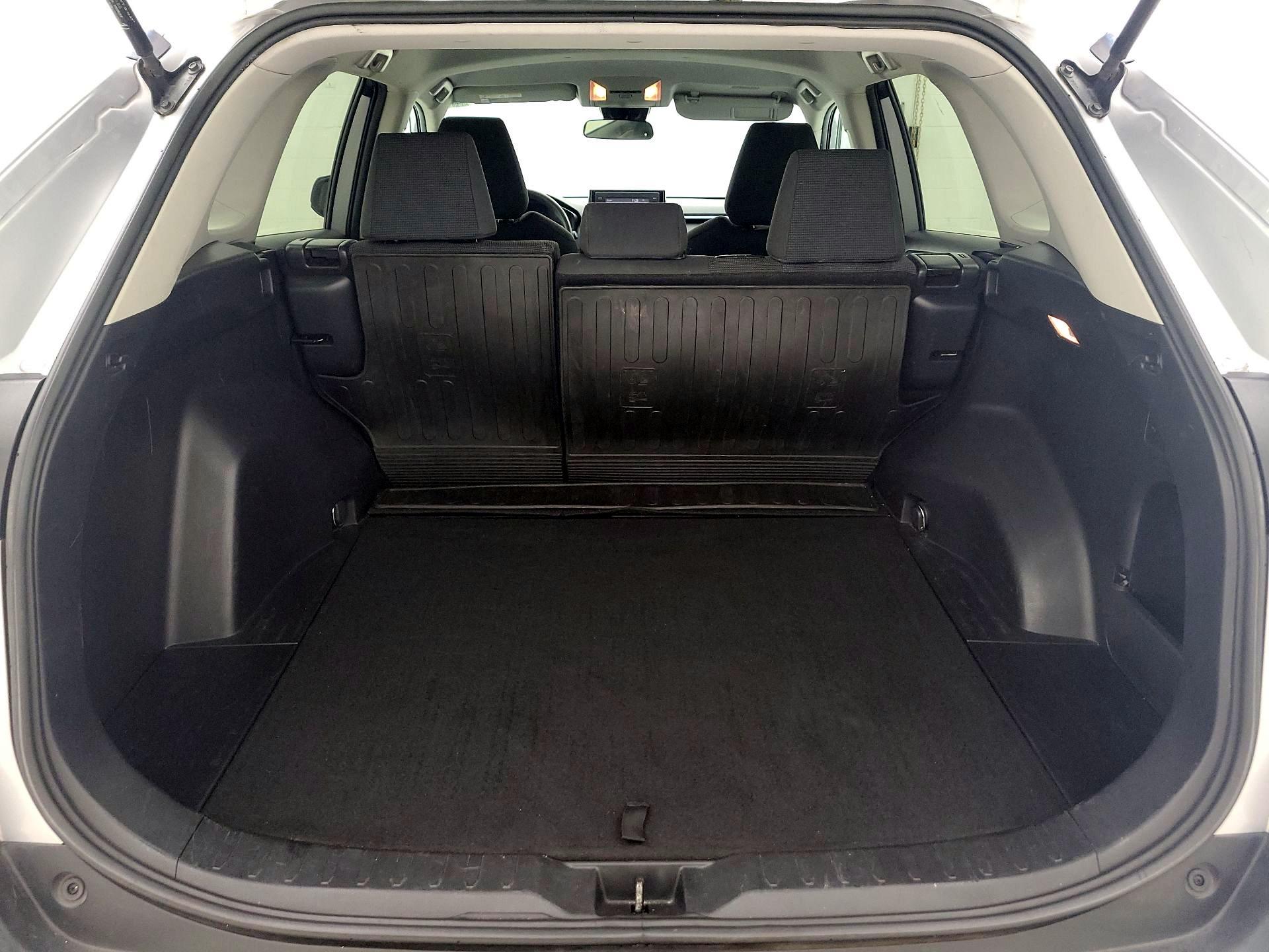 Thumbnail: 2019 Toyota RAV4 - 20