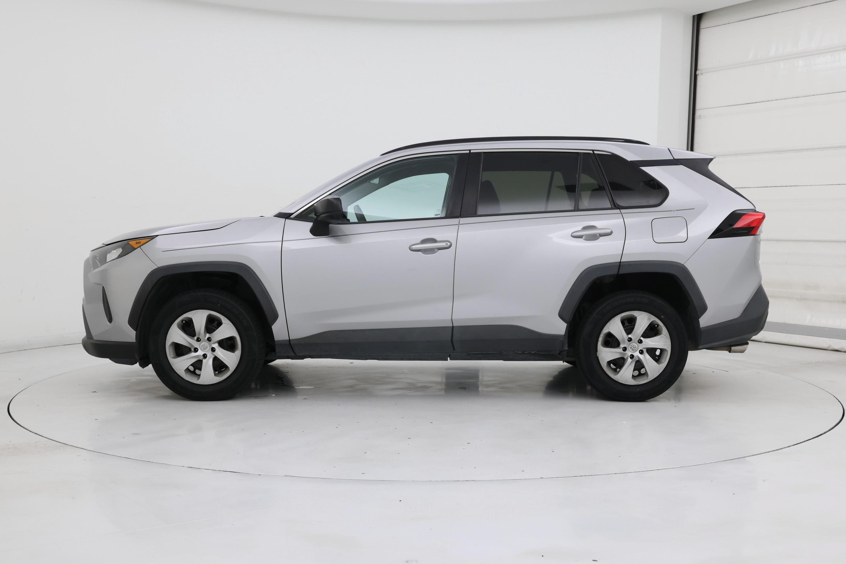 Thumbnail: 2019 Toyota RAV4 - 3