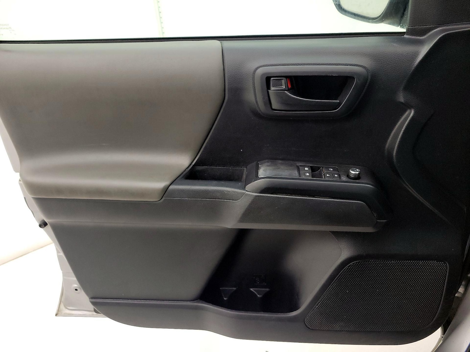 2018 Toyota Tacoma SR - Photo 13
