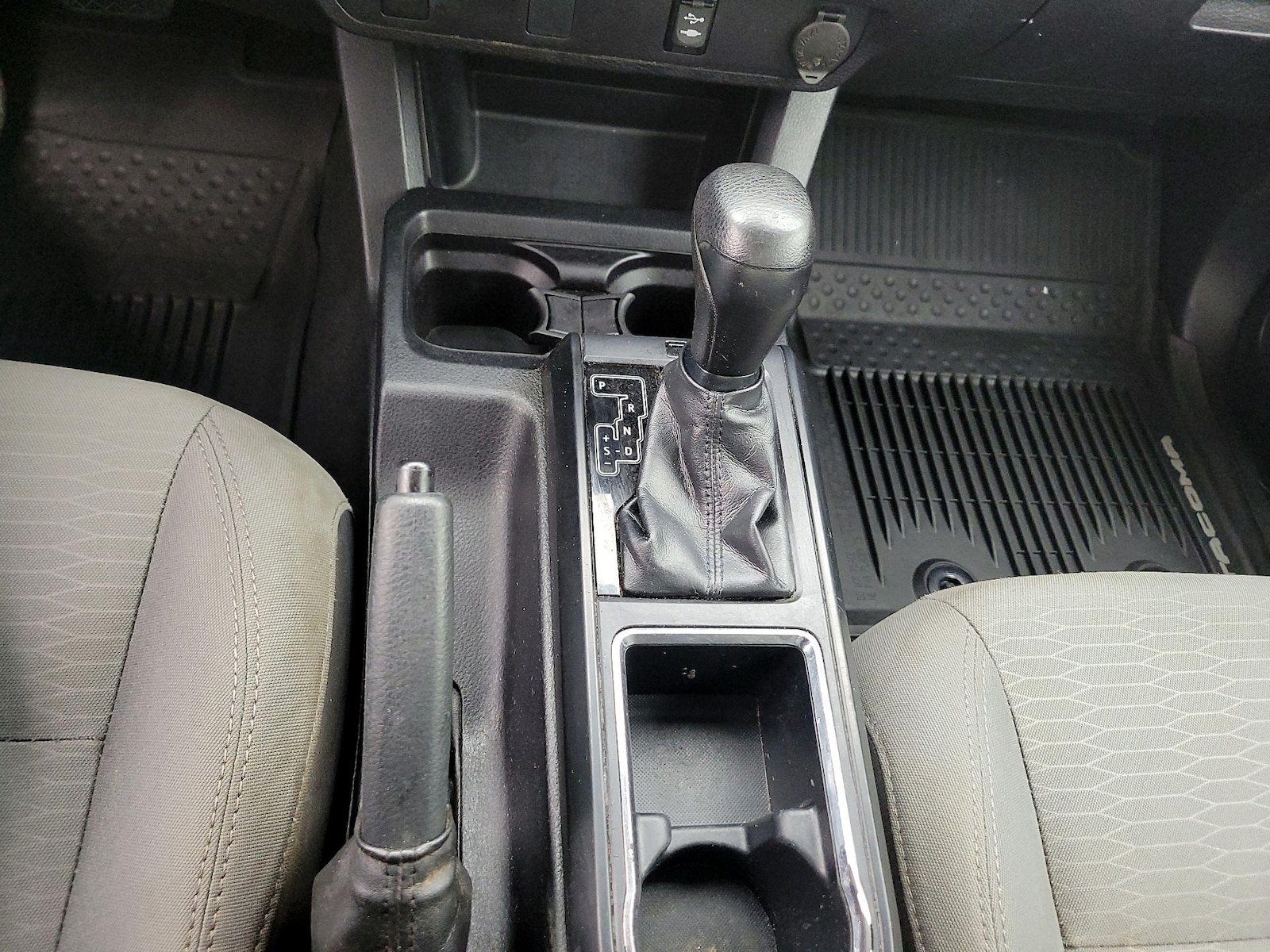2018 Toyota Tacoma SR - Photo 18