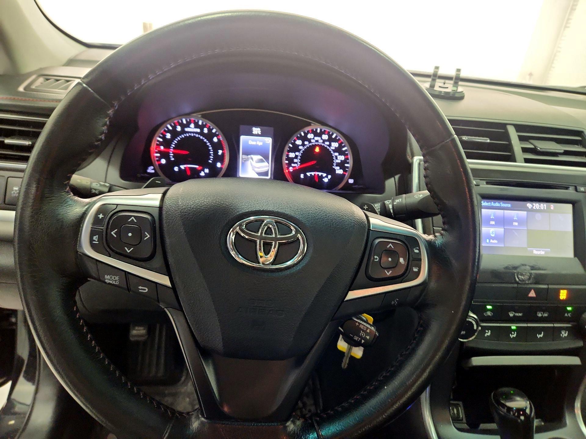 Thumbnail: 2015 Toyota Camry - 10