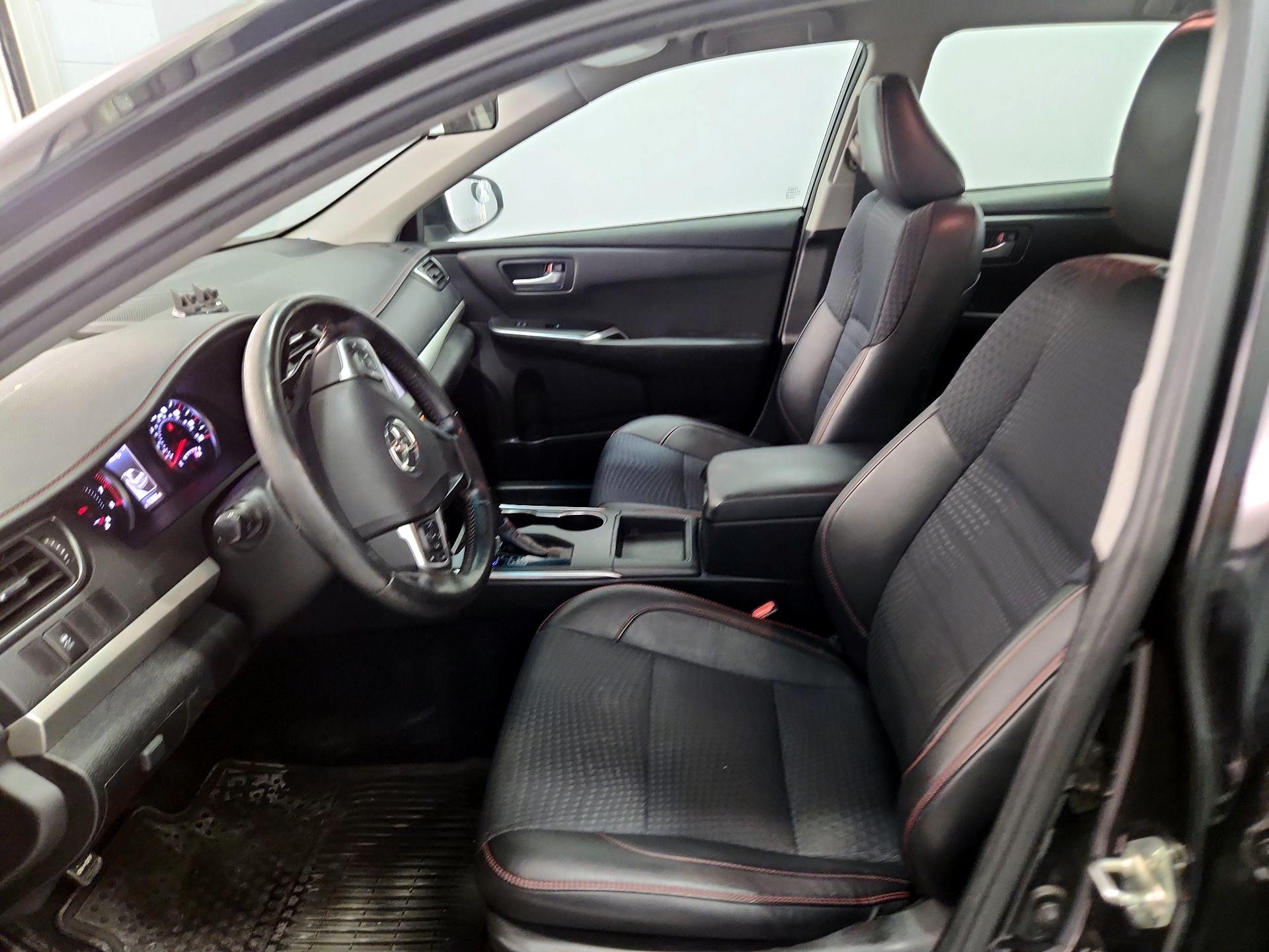 Thumbnail: 2015 Toyota Camry - 11