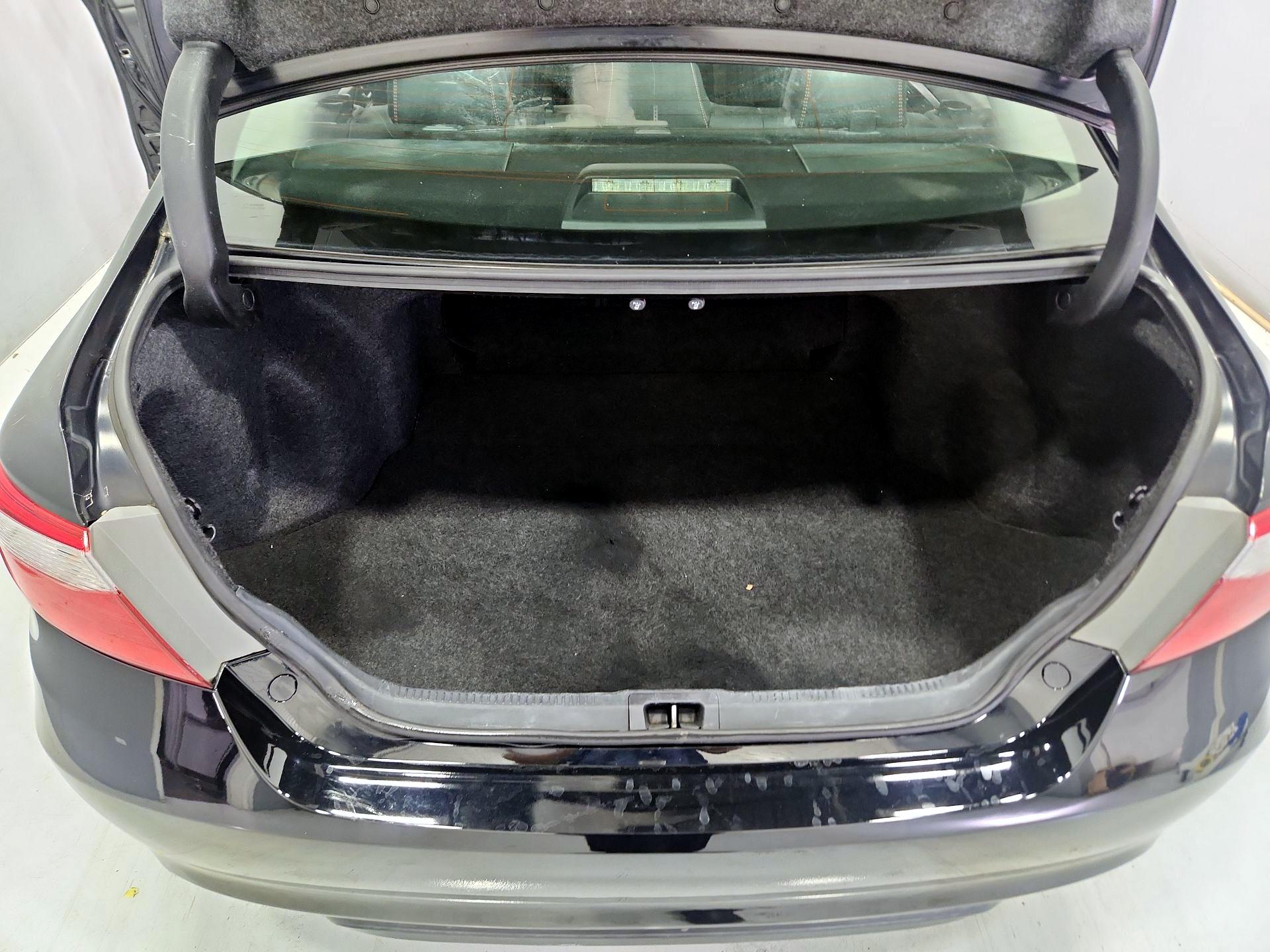 Thumbnail: 2015 Toyota Camry - 20