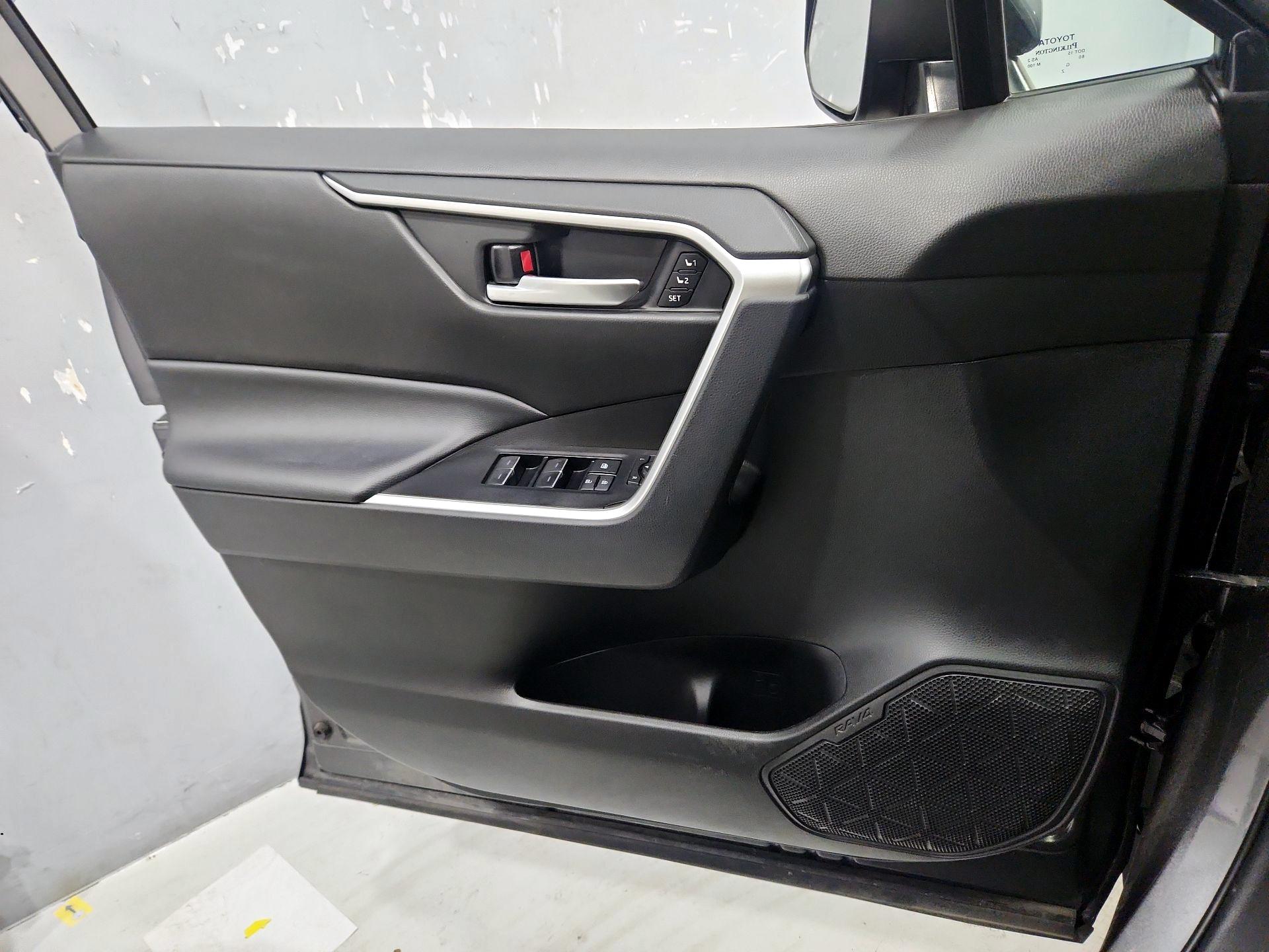 Thumbnail: 2023 Toyota RAV4 - 12