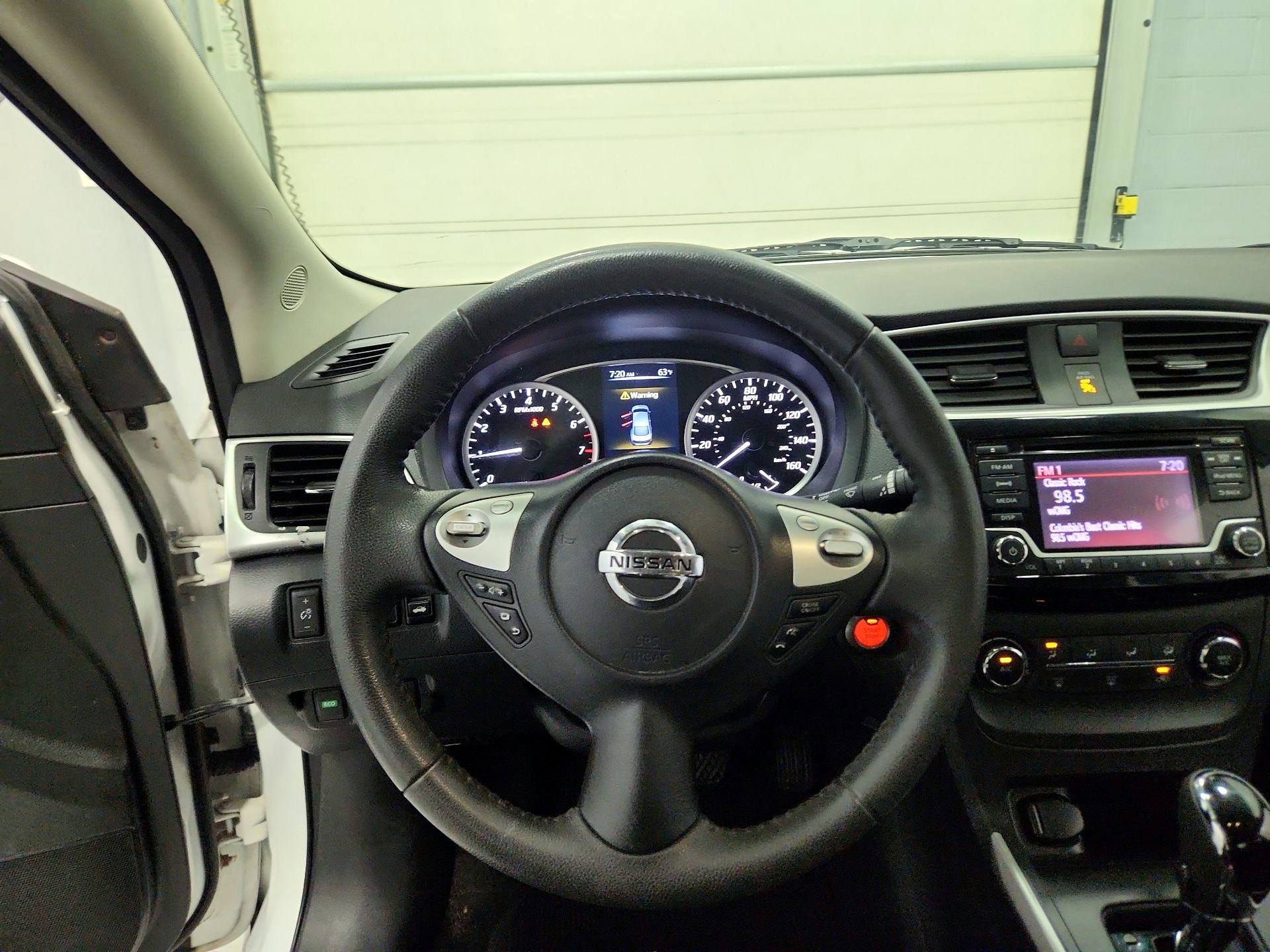 Thumbnail: 2017 Nissan Sentra - 10