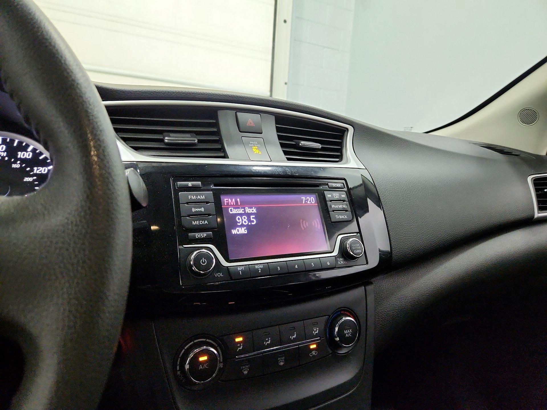 Thumbnail: 2017 Nissan Sentra - 15