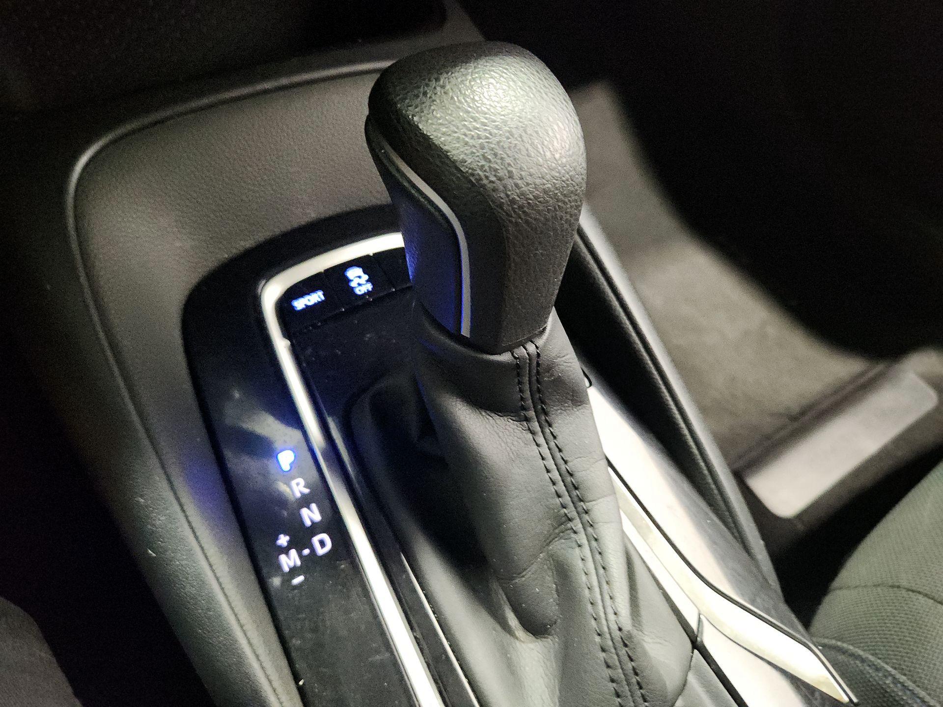 Thumbnail: 2021 Toyota Corolla - 18