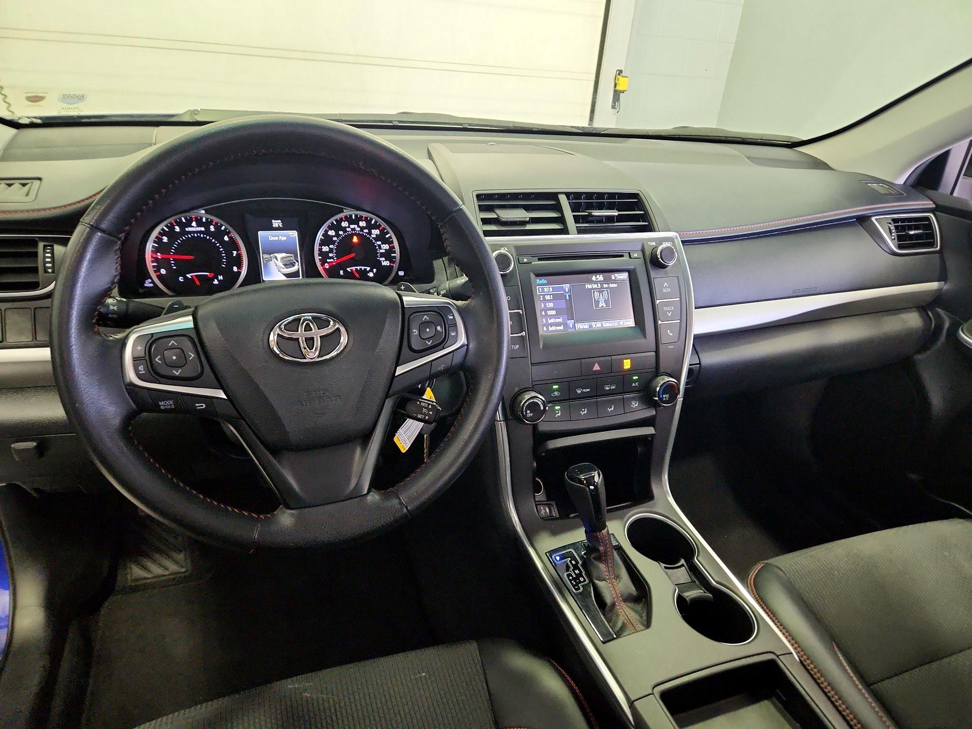Thumbnail: 2016 Toyota Camry - 9