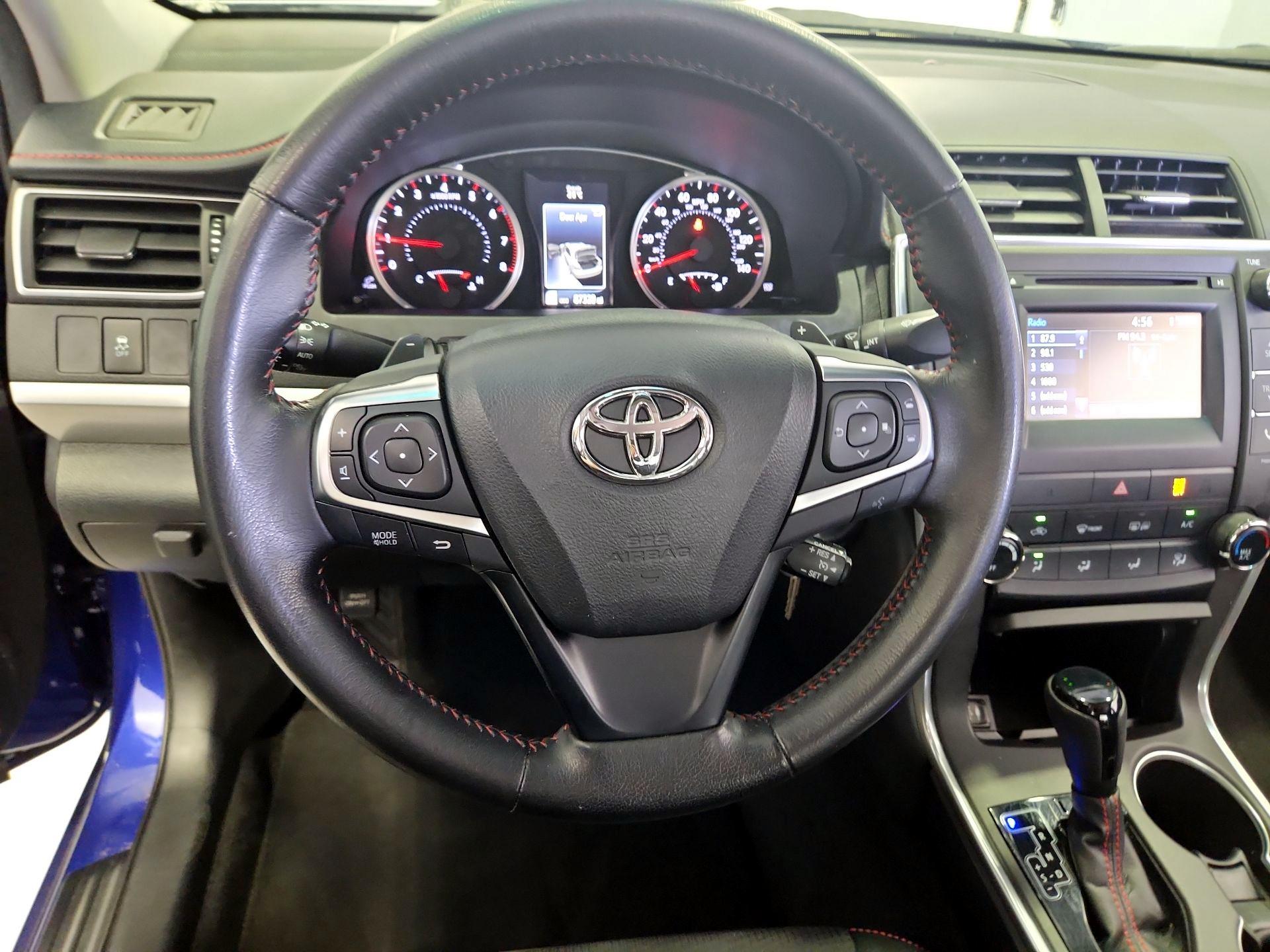 Thumbnail: 2016 Toyota Camry - 10