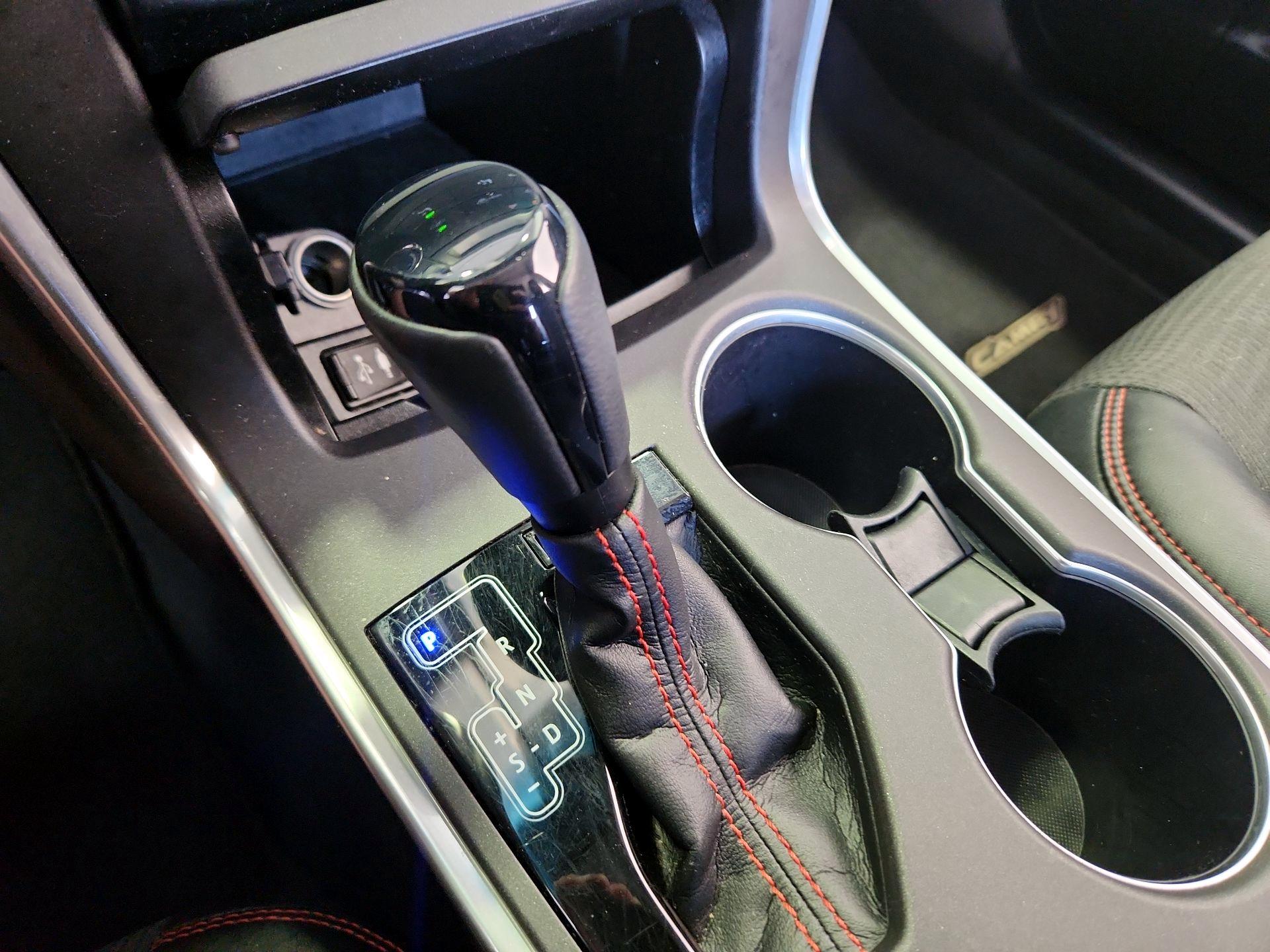 Thumbnail: 2016 Toyota Camry - 17