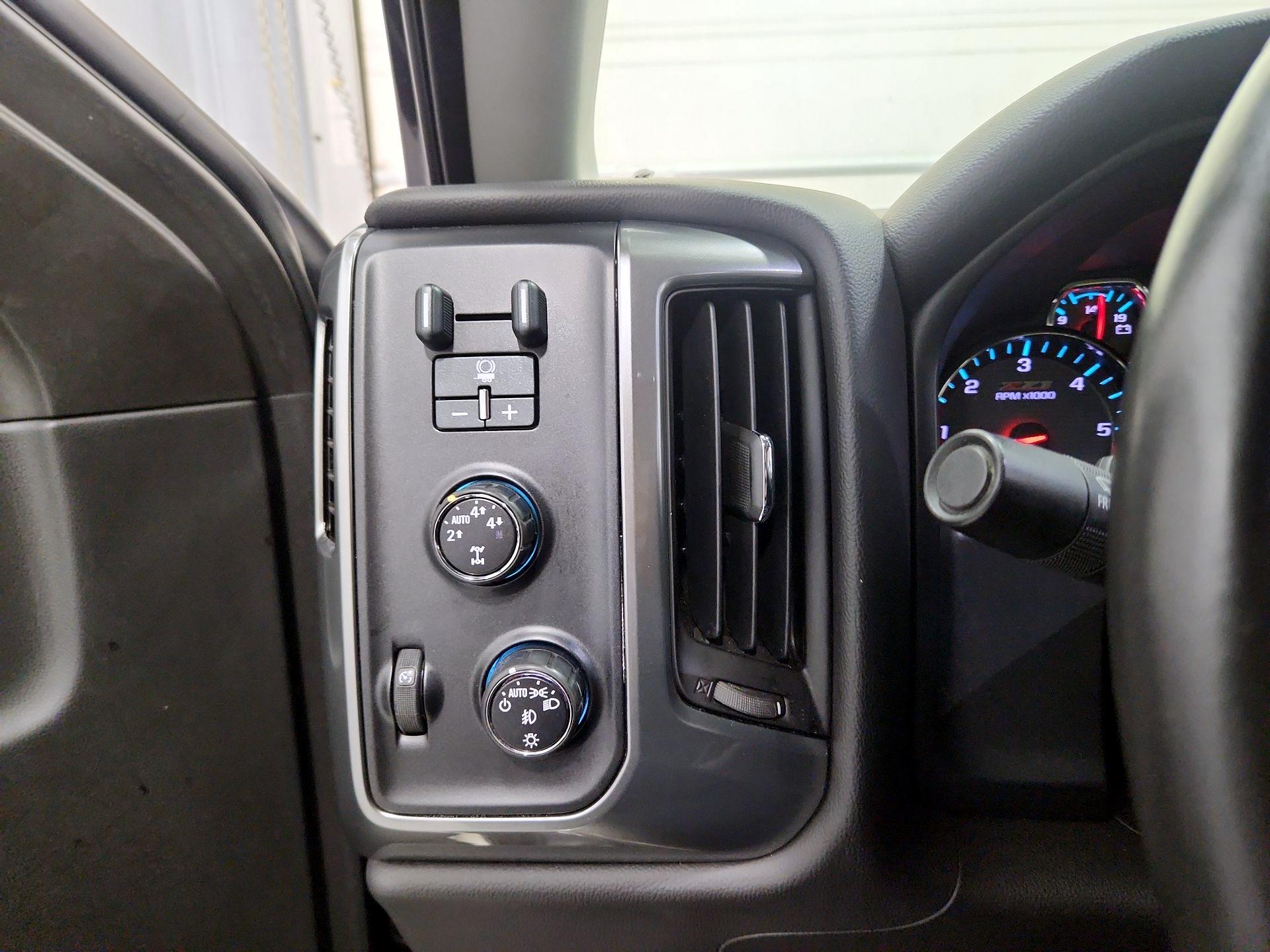 Thumbnail: 2015 Chevrolet Silverado 1500 - 13