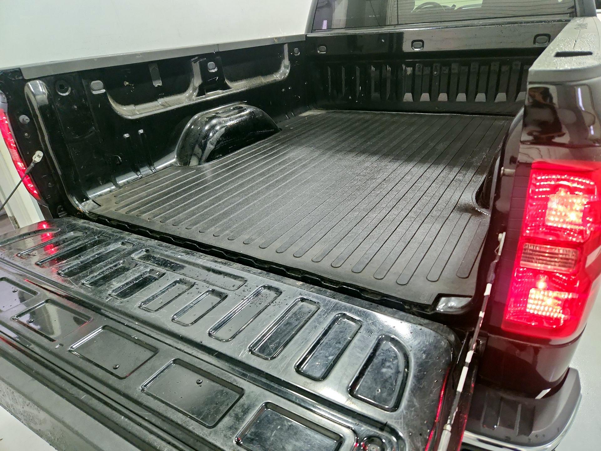 Thumbnail: 2015 Chevrolet Silverado 1500 - 20