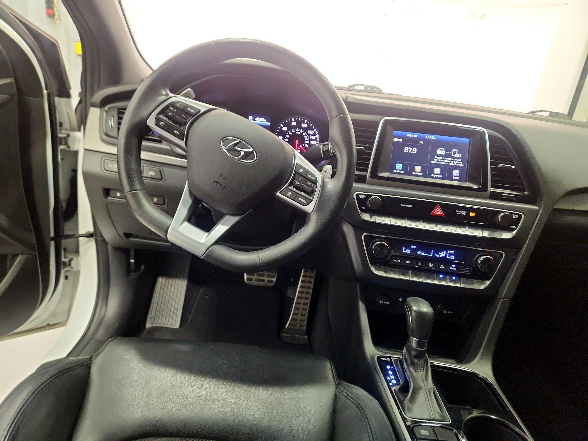 Thumbnail: 2019 Hyundai Sonata - 10