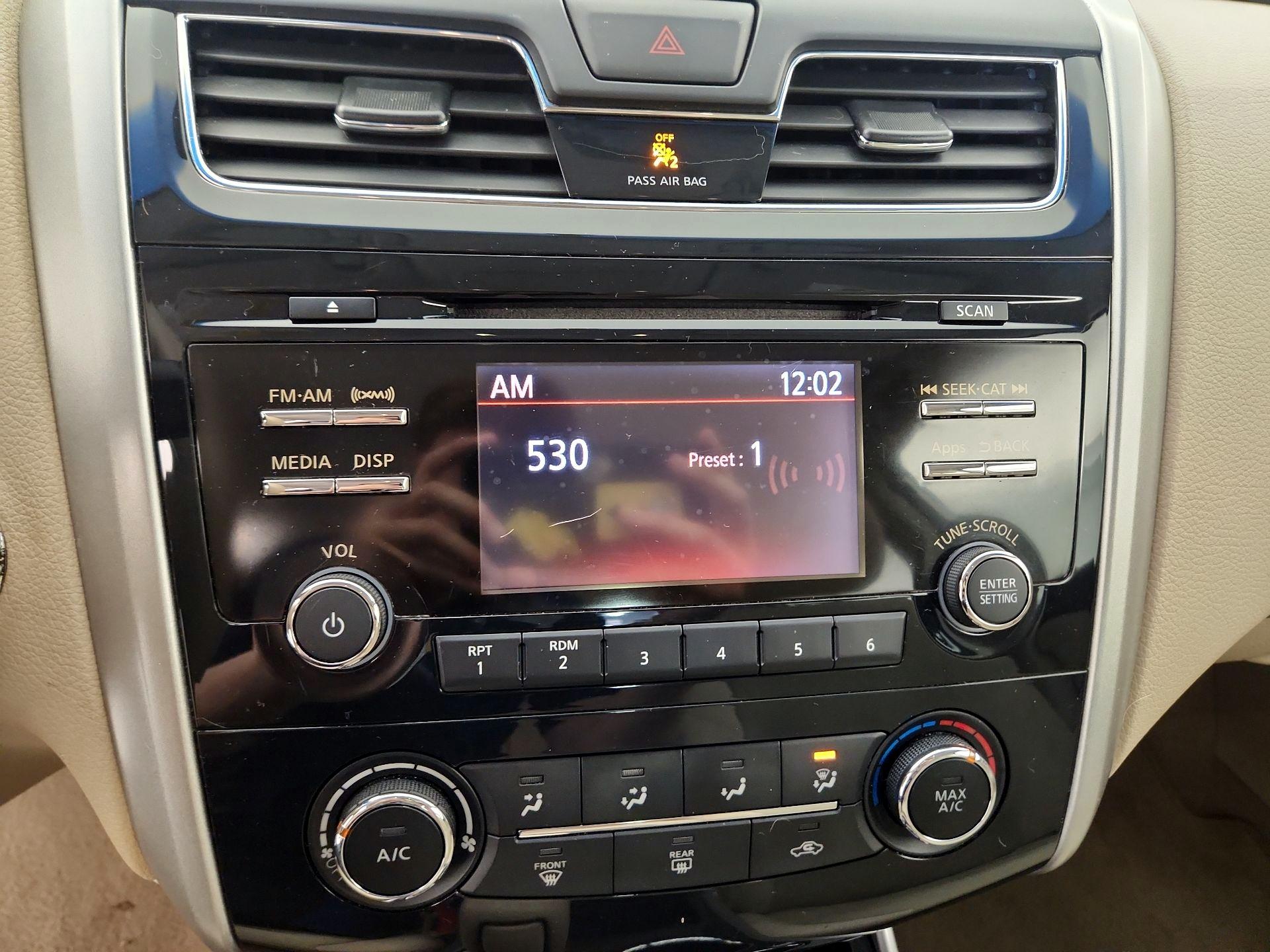 Thumbnail: 2014 Nissan Altima - 15