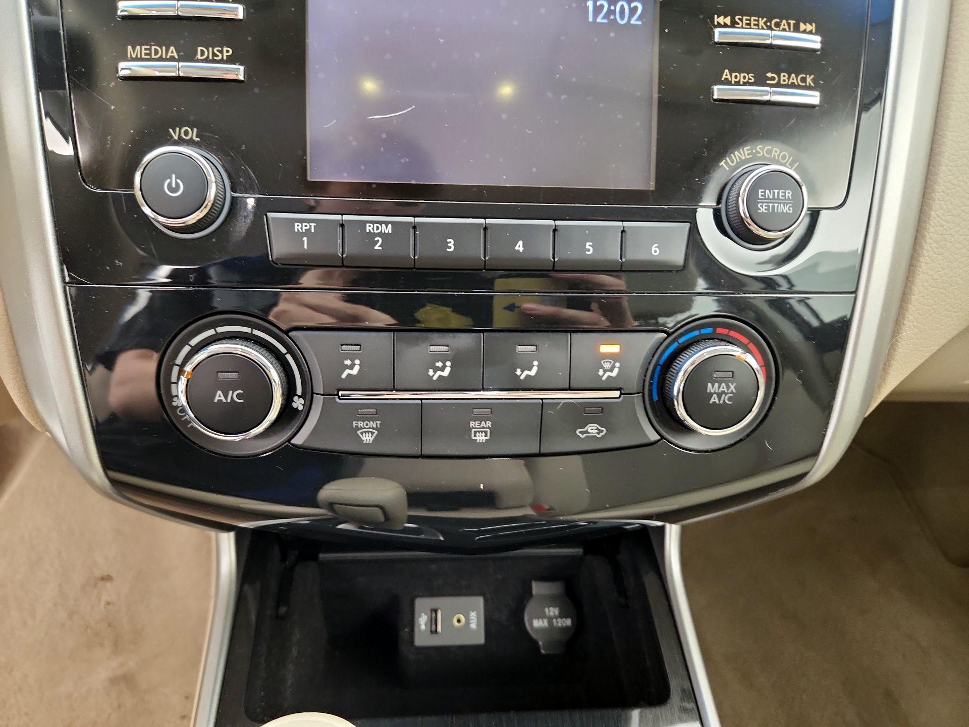 Thumbnail: 2014 Nissan Altima - 16
