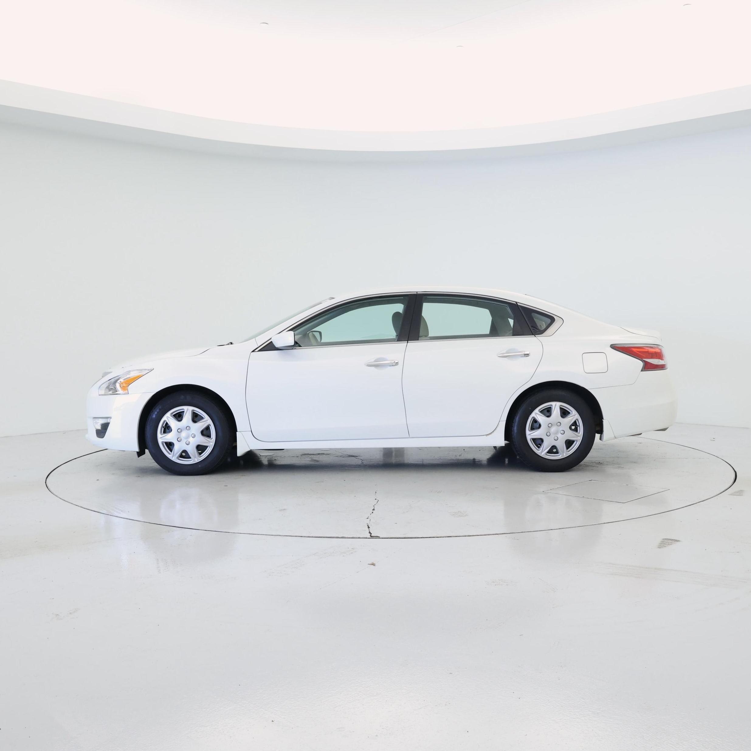 Thumbnail: 2014 Nissan Altima - 3