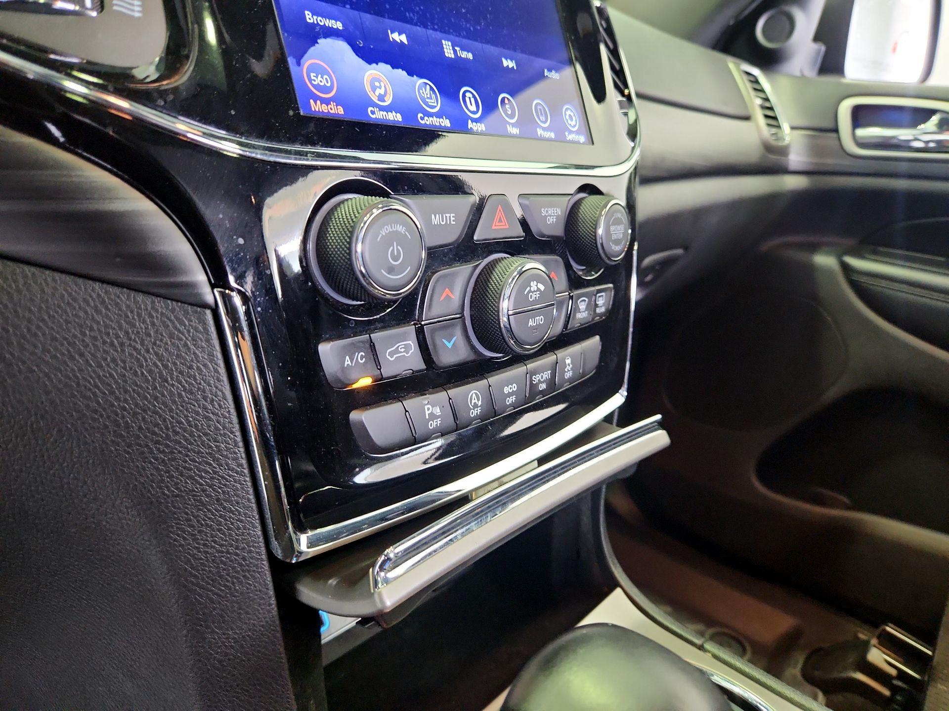 Thumbnail: 2021 Jeep Grand Cherokee - 17