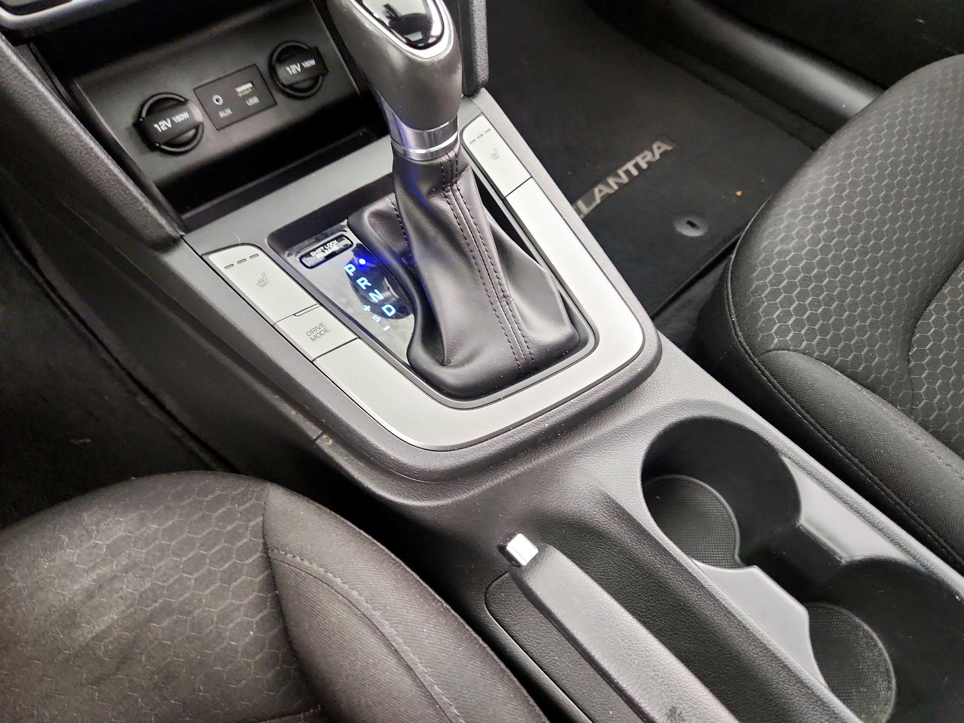 Thumbnail: 2020 Hyundai Elantra - 17