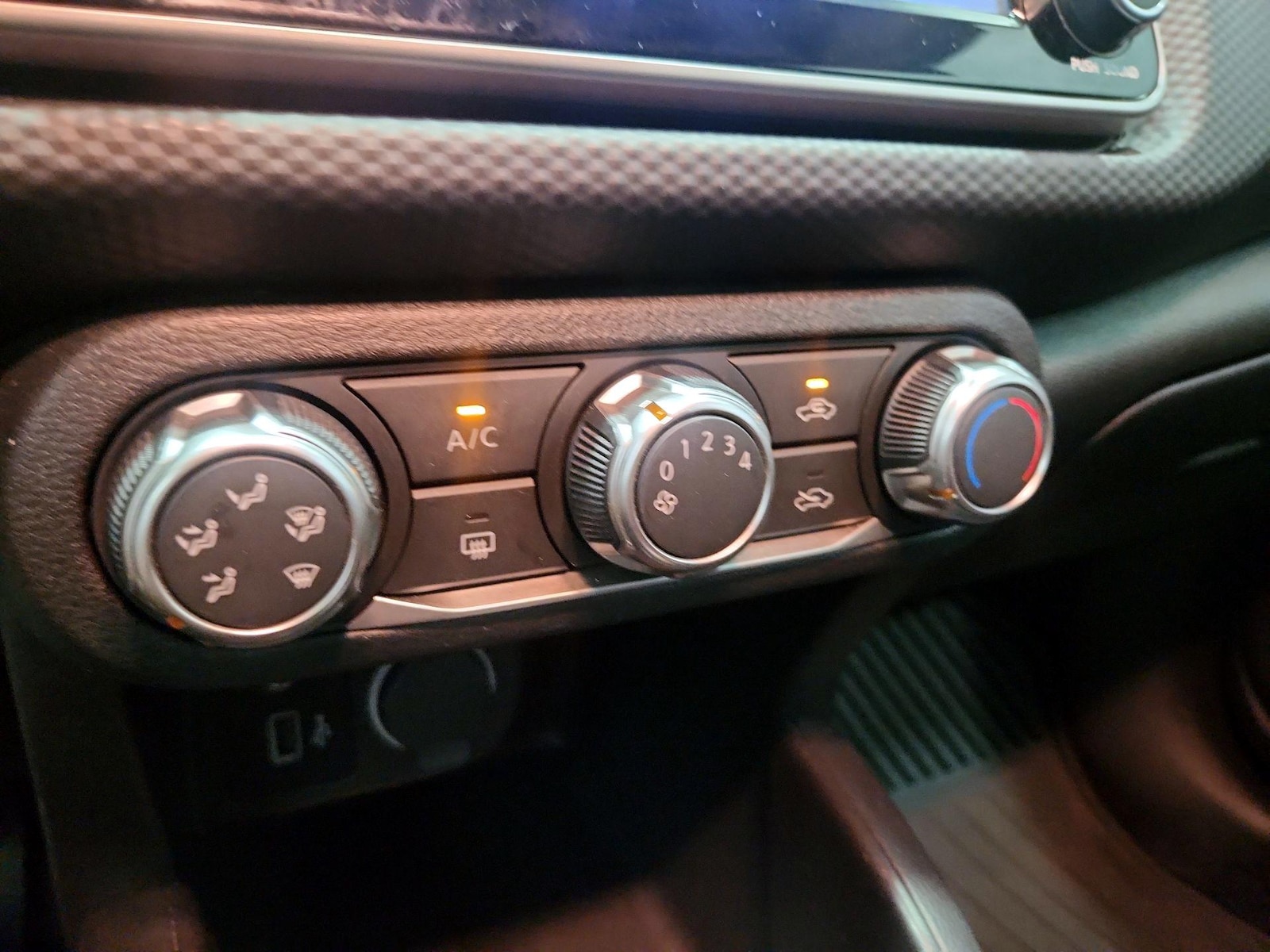 2023 Nissan Kicks S - Photo 17