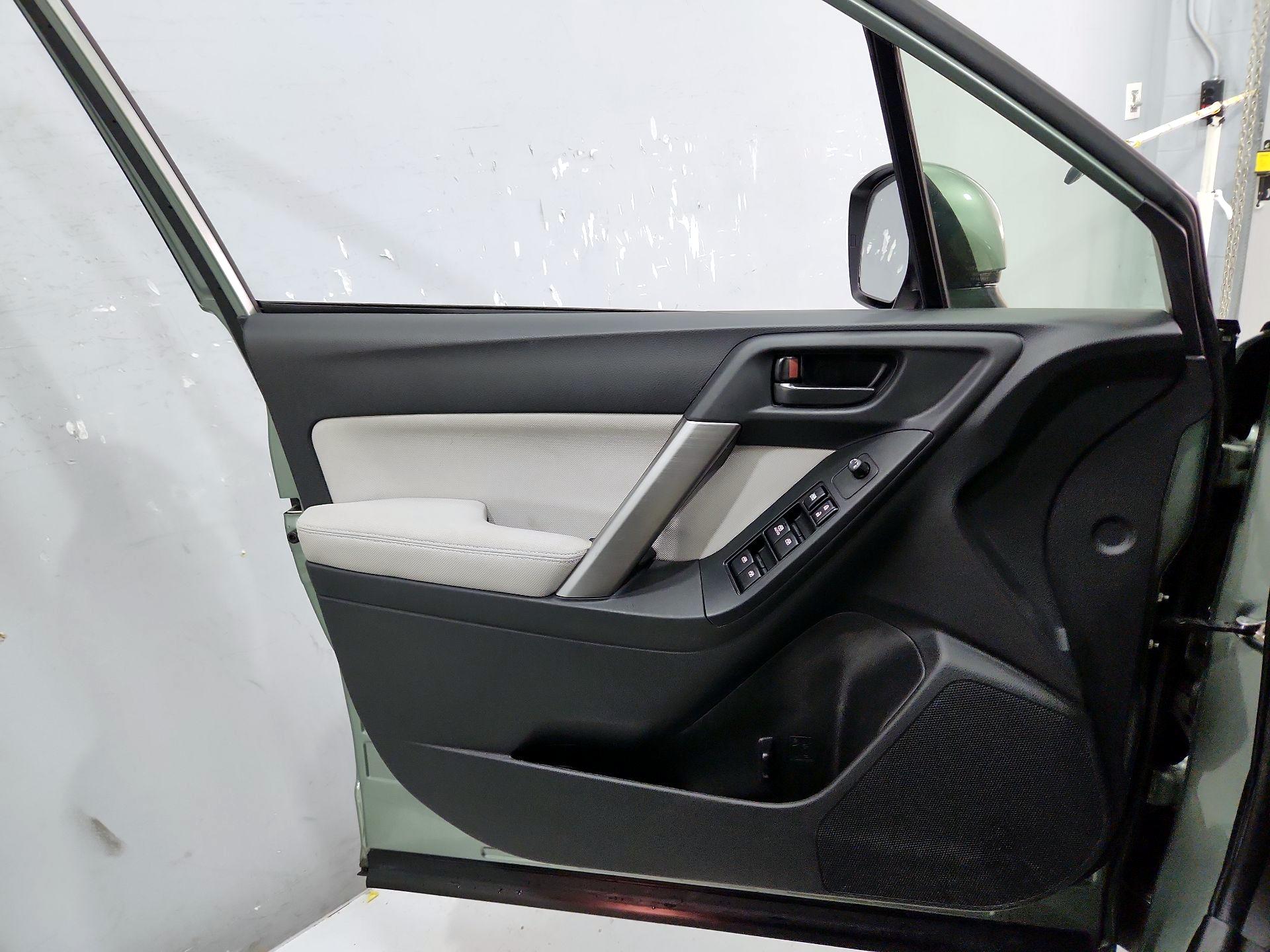 Thumbnail: 2015 Subaru Forester - 12