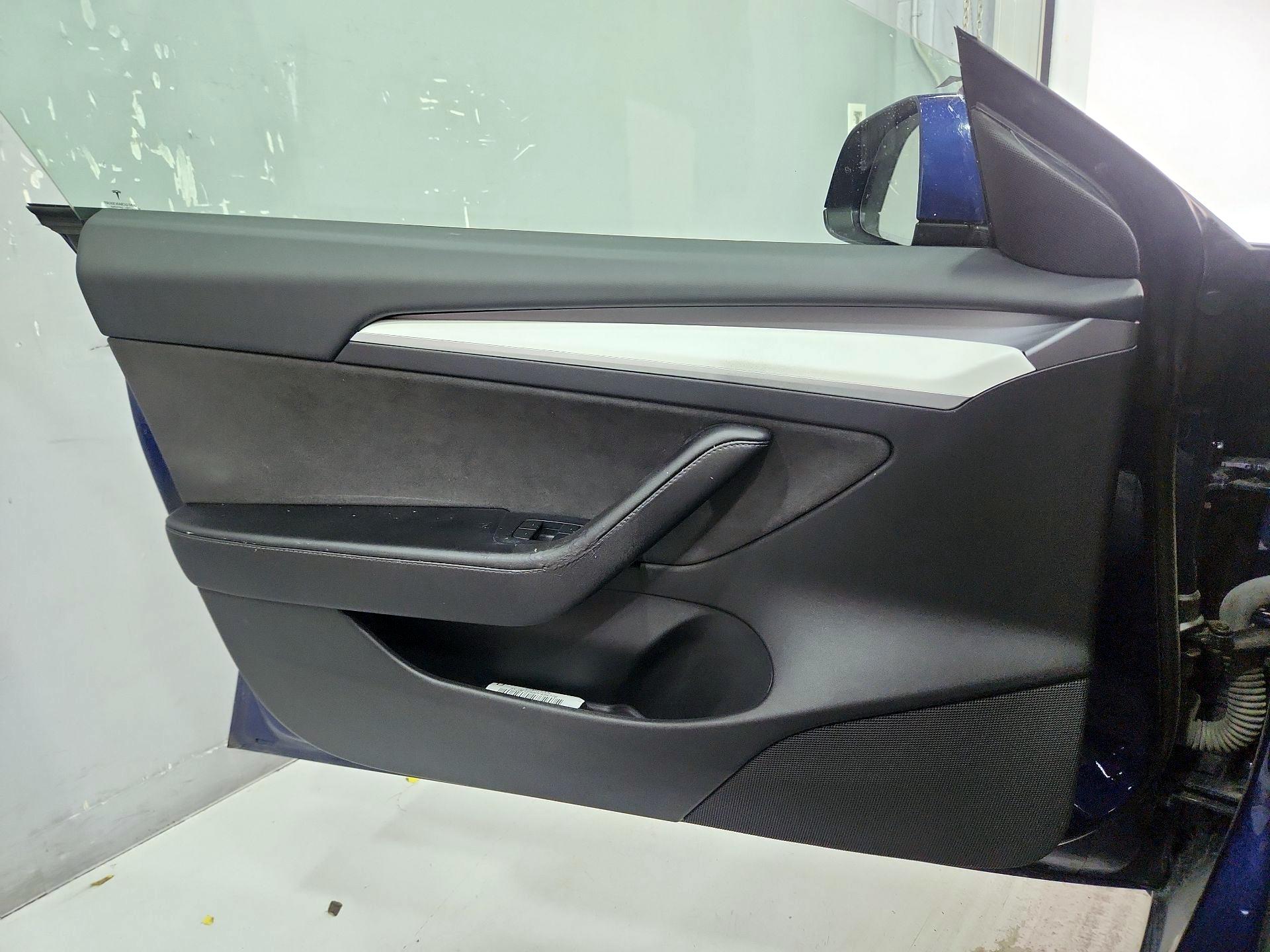 Thumbnail: 2023 Tesla Model 3 - 12