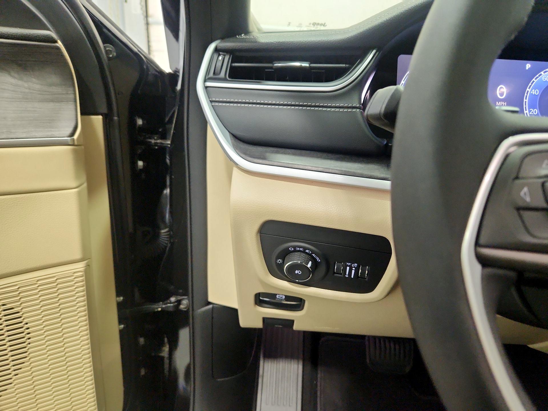 Thumbnail: 2024 Jeep Grand Cherokee - 13