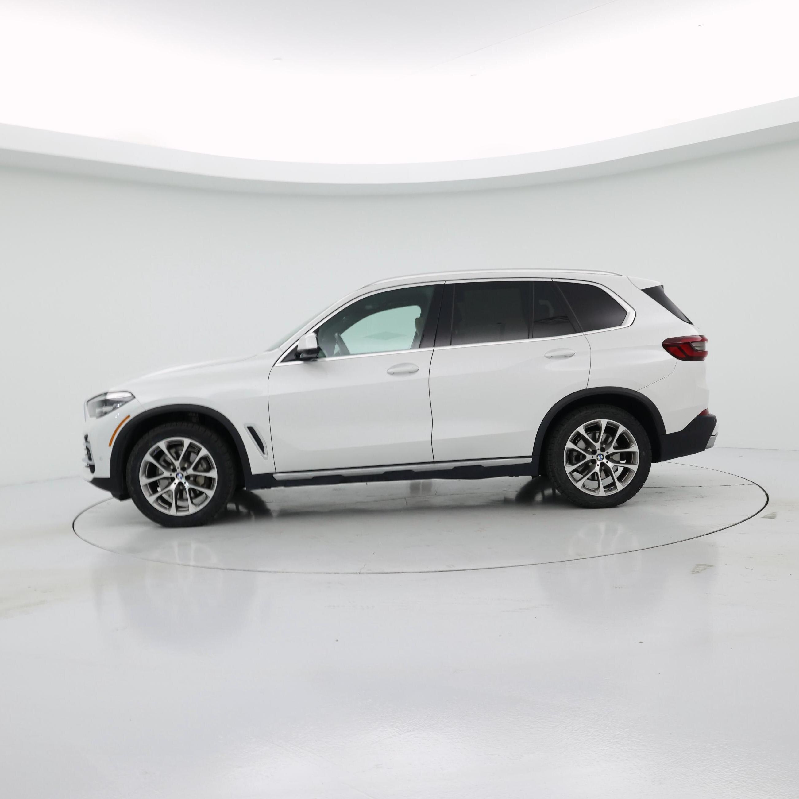 Thumbnail: 2021 BMW X5 - 3