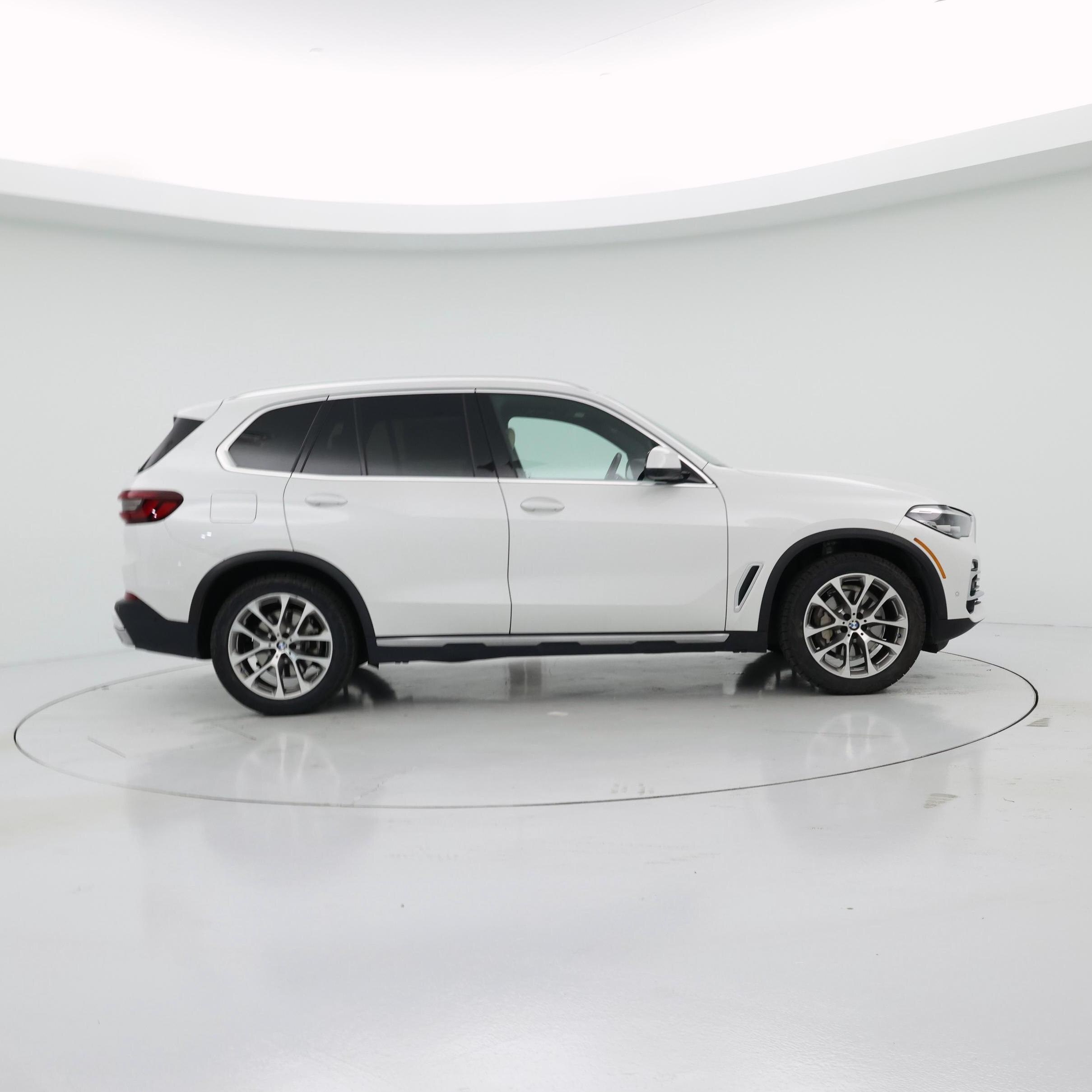 Thumbnail: 2021 BMW X5 - 7