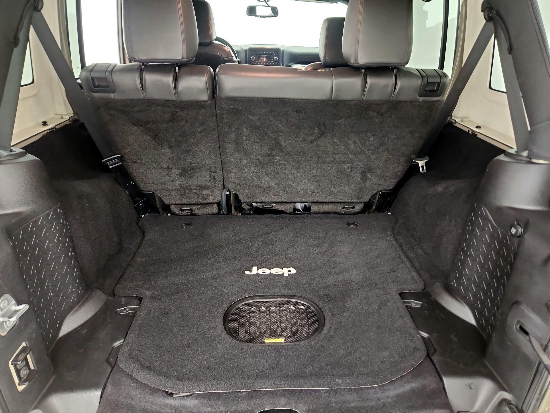 Thumbnail: 2017 Jeep Wrangler - 16