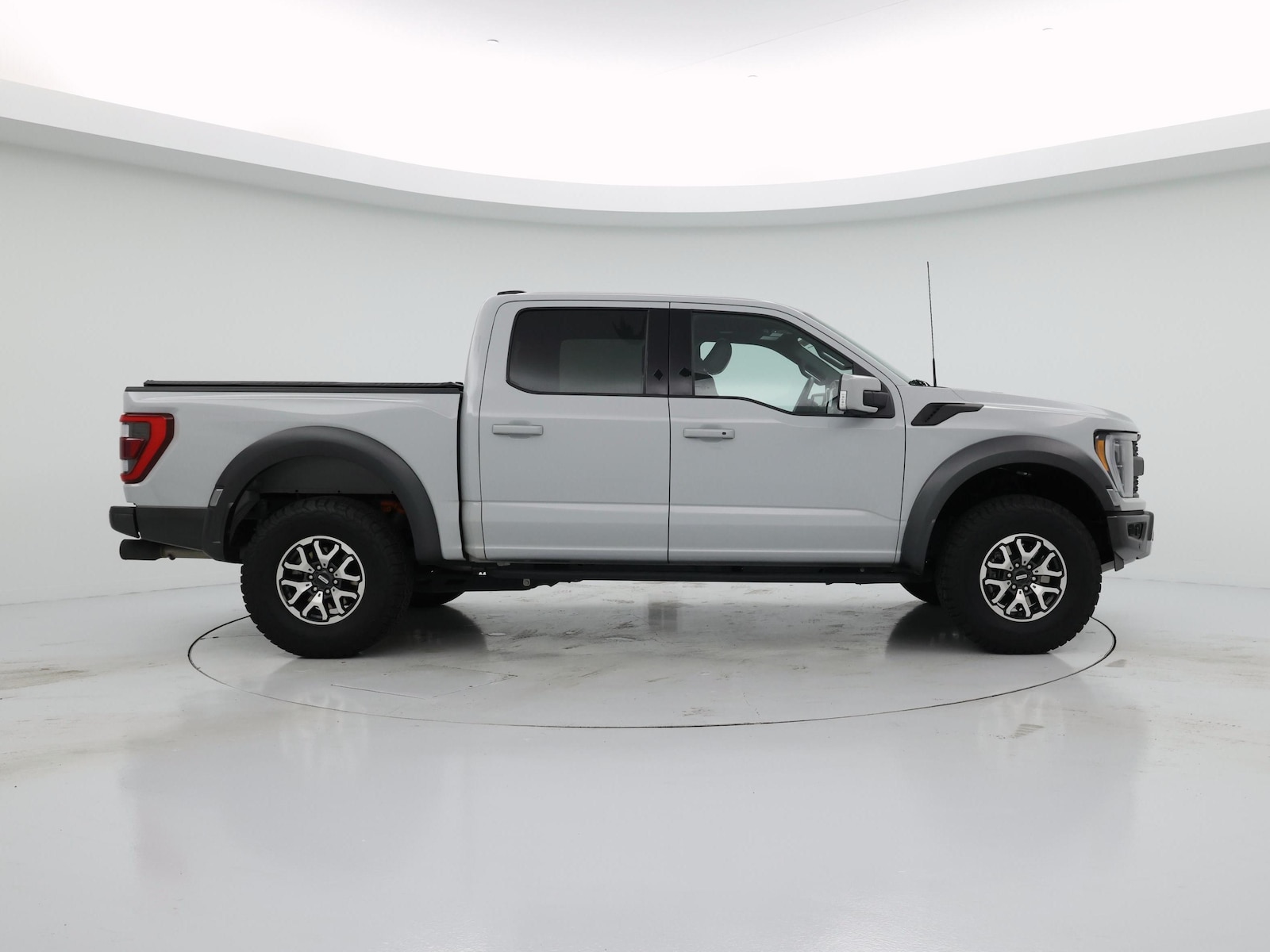 2023 Ford F-150 Raptor - Photo 8