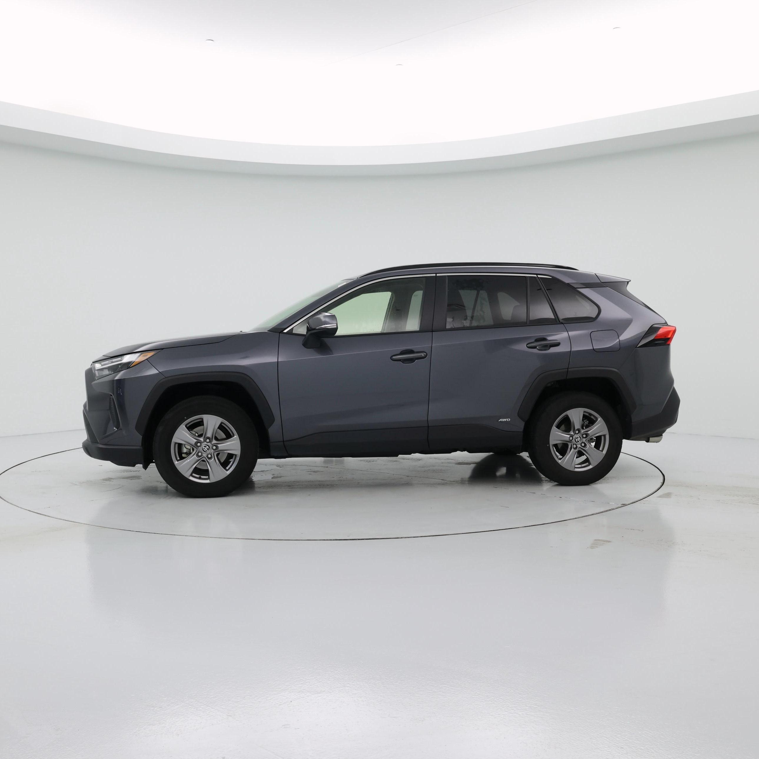 Thumbnail: 2022 Toyota RAV4 - 3