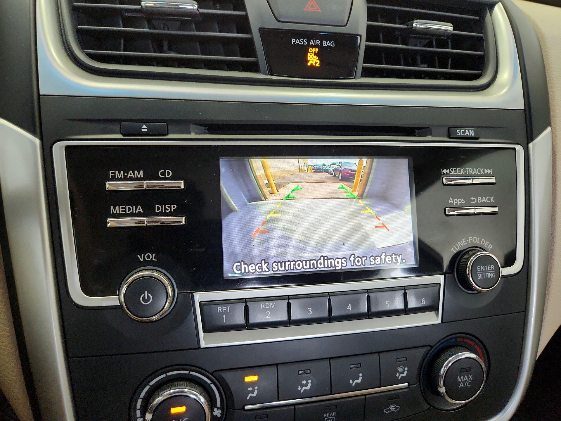 Thumbnail: 2016 Nissan Altima - 14
